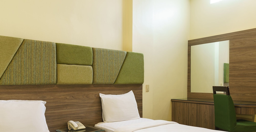 Standard Twin Room, 2 Twin Beds - Photo 4