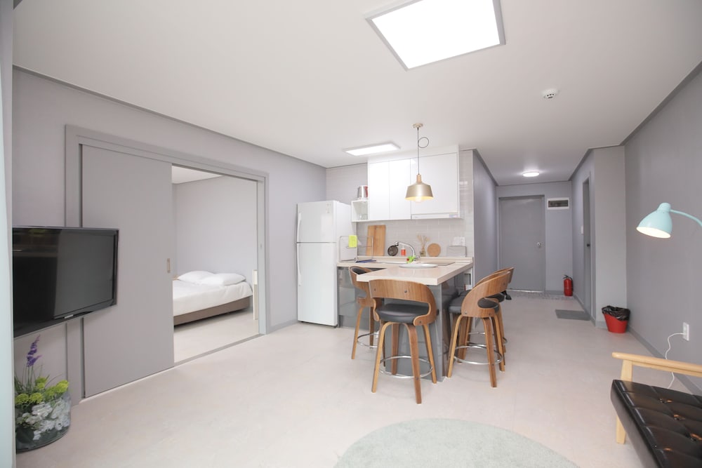 Condo, 1 Bedroom (with Living Room)
