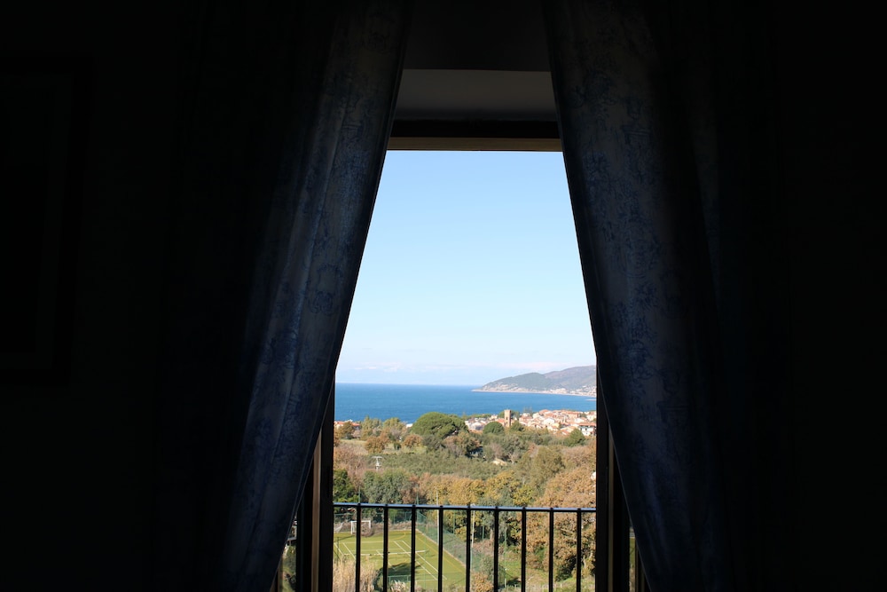 Superior Double or Twin Room, Sea View - Photo 3