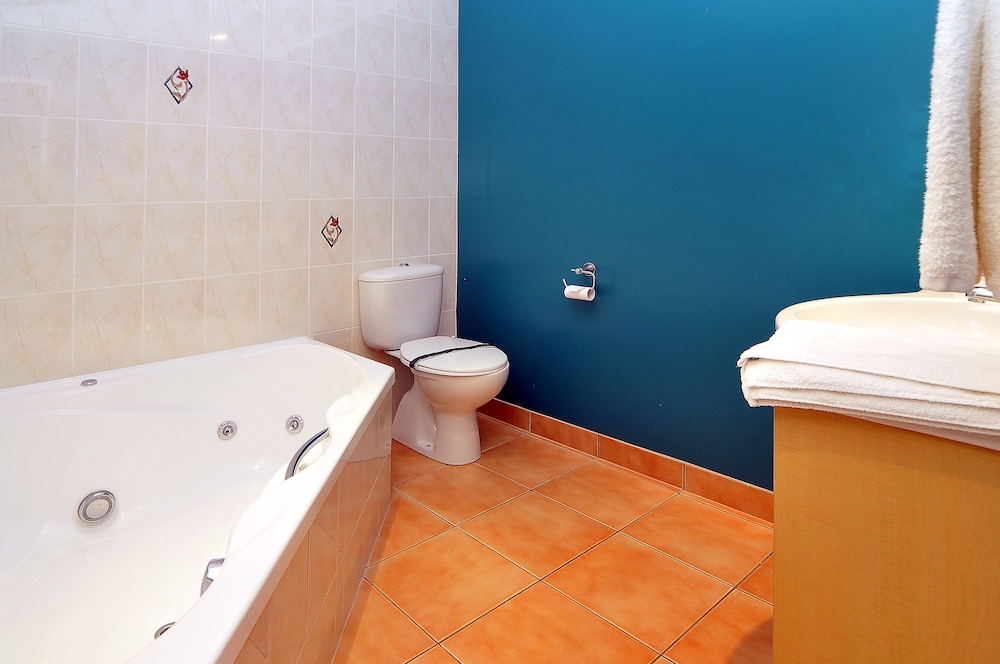 Family Apartment, 2 Bedrooms - Photo 3