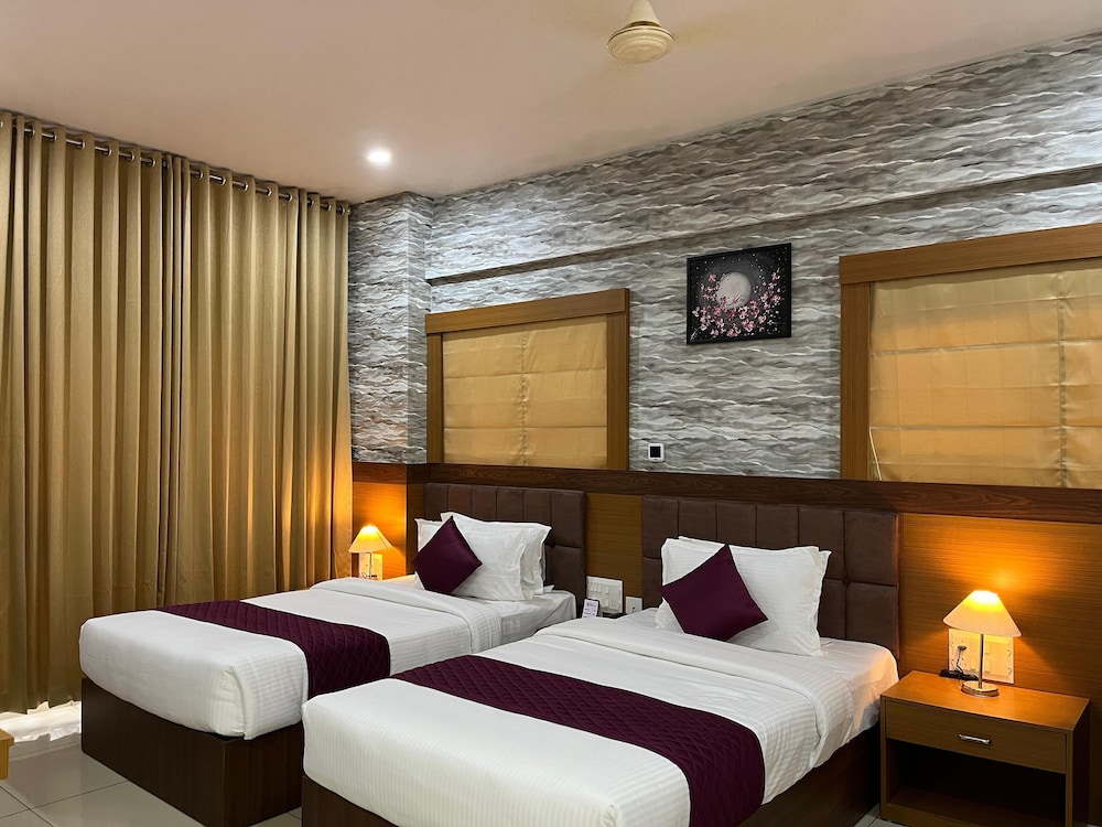 Deluxe Twin Room, City View