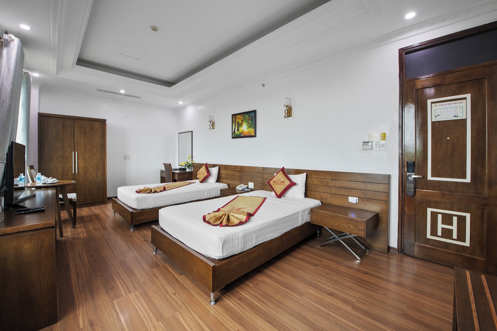 Superior Twin Room, 1 Bedroom, Private Bathroom, City View