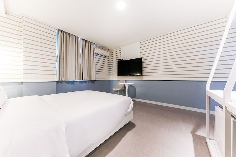 Standard Room - Photo 8