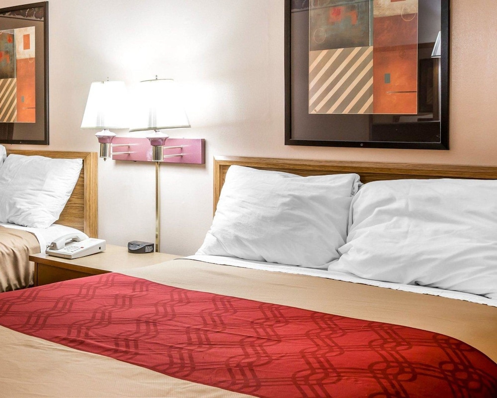 Standard Room, 2 Double Beds, Non Smoking - Photo 6
