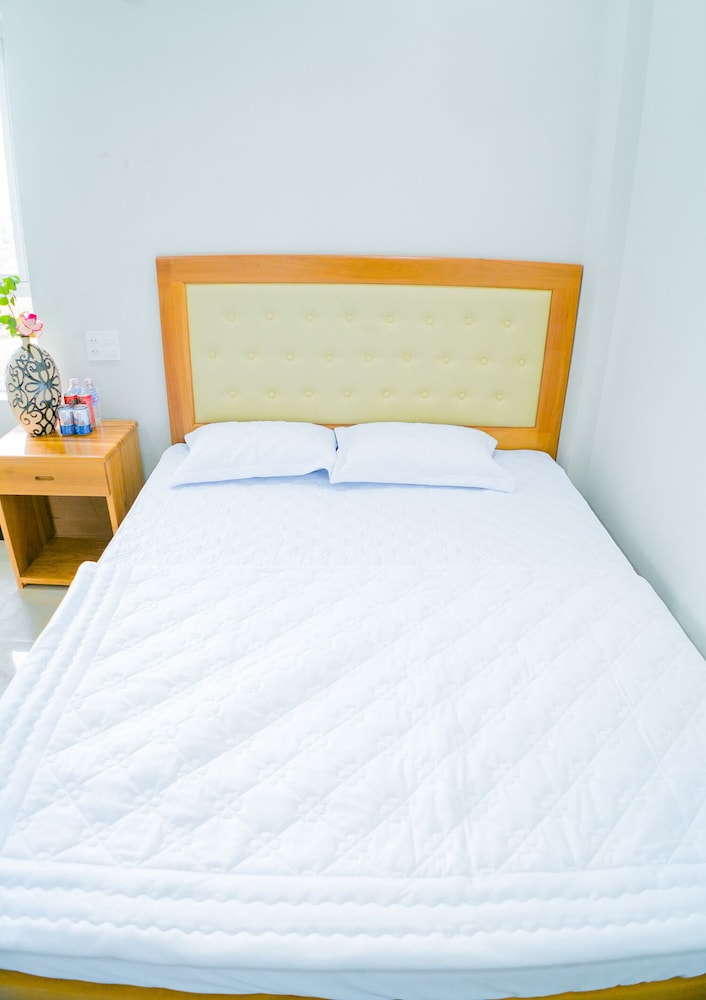 Basic Double Room Single Use, City View photo 2