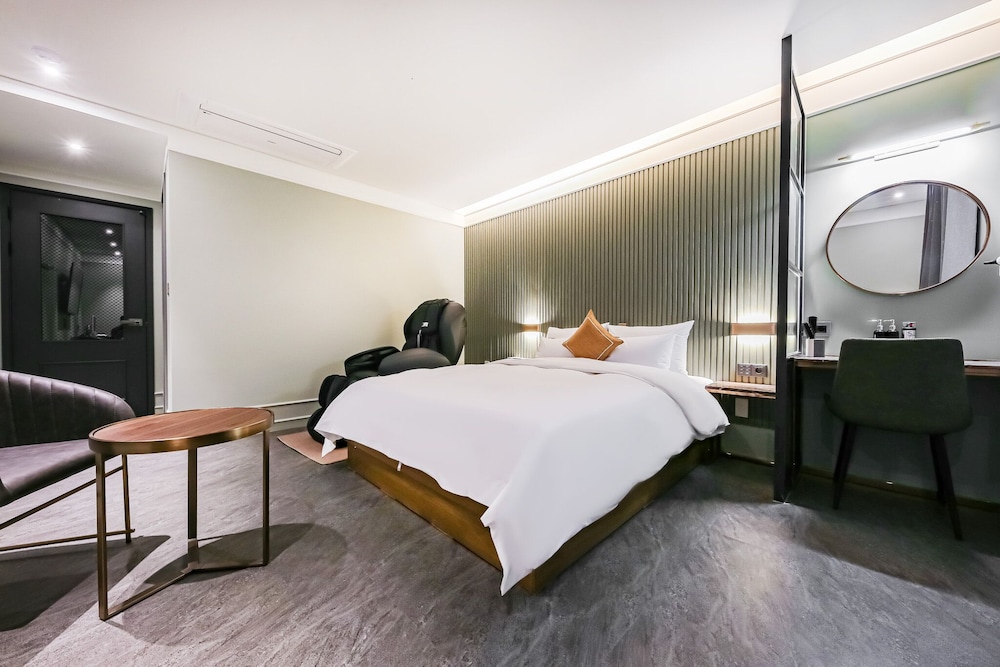 Classic Double Room - Photo 6