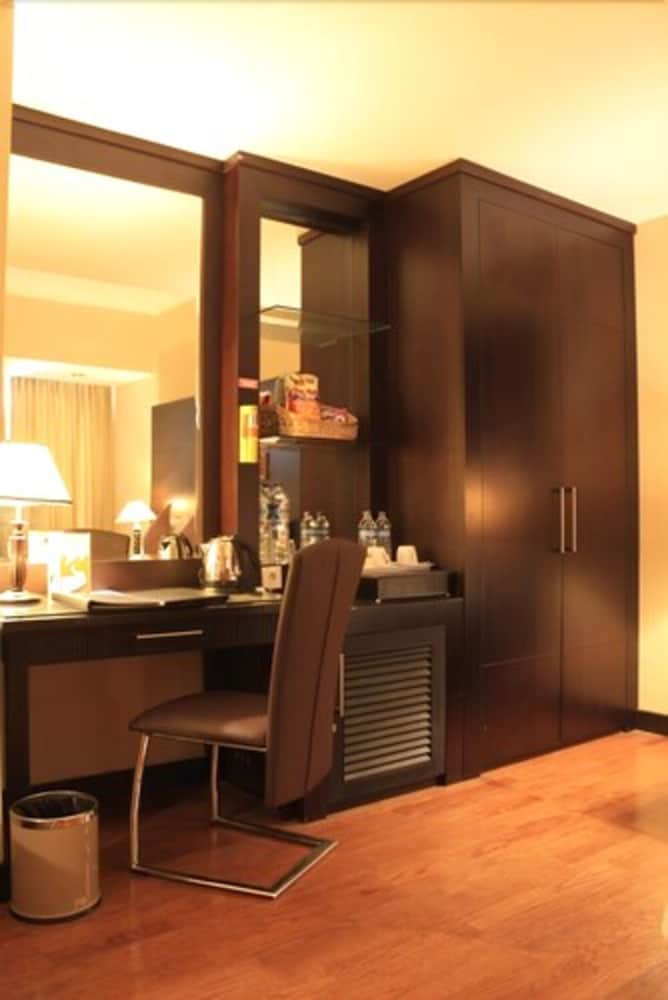 Executive Room, Non Smoking, City View photo 2