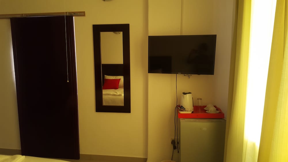 Deluxe Double Room, 1 Queen Bed, Non Smoking photo 3