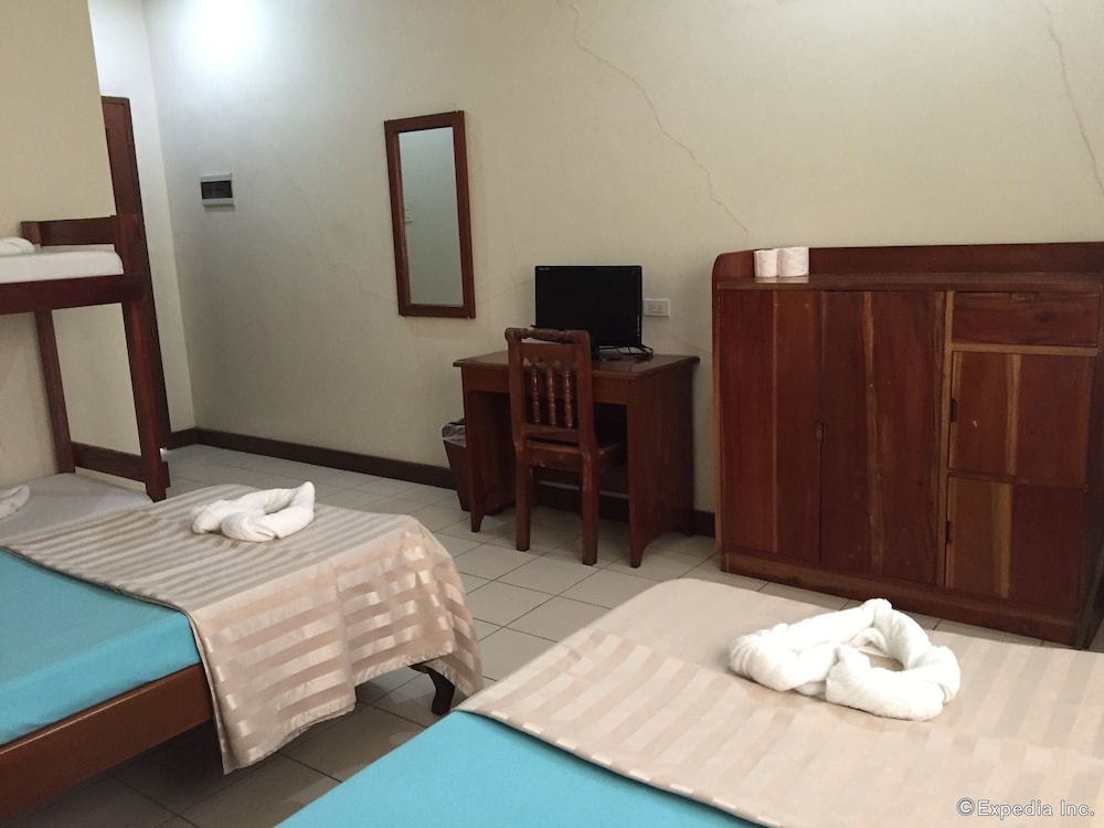 Quadruple Room - Photo 5