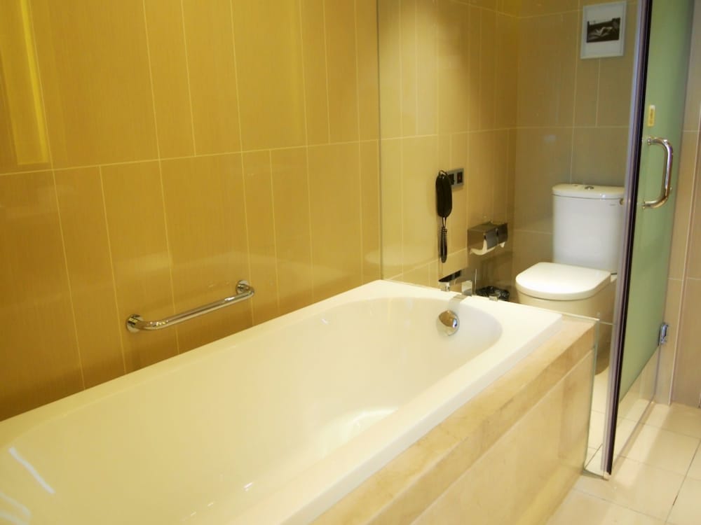 Deluxe King Room photo 2