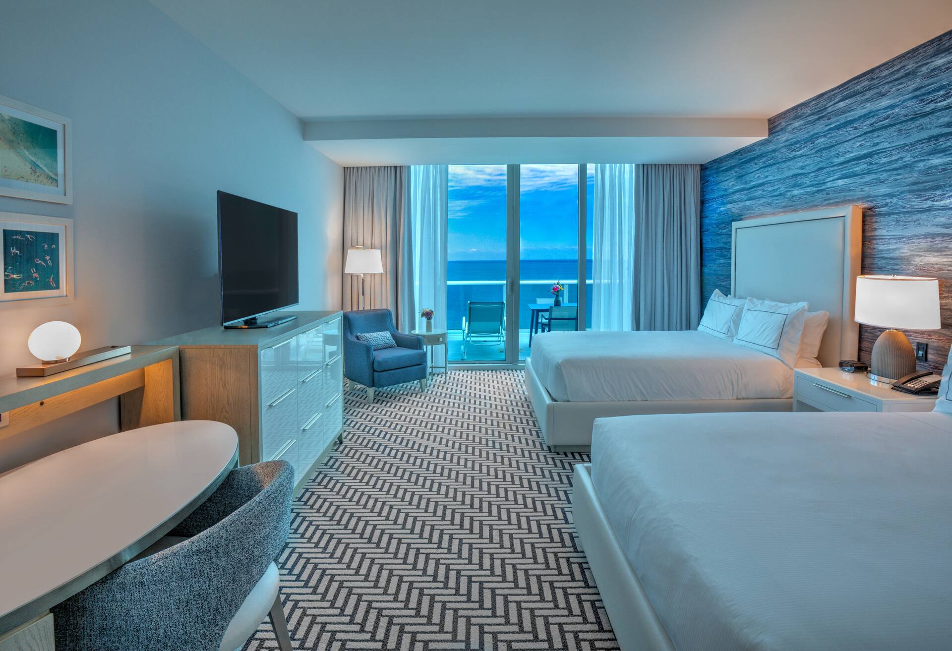 2 Queens Premium Balcony Oceanfront