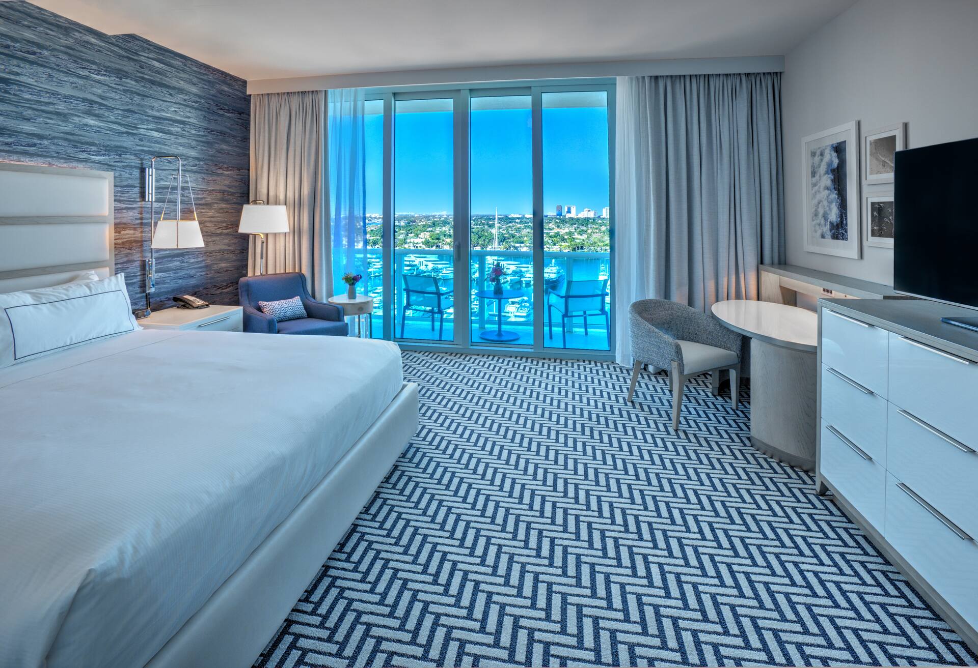 1 King Balcony Marina View