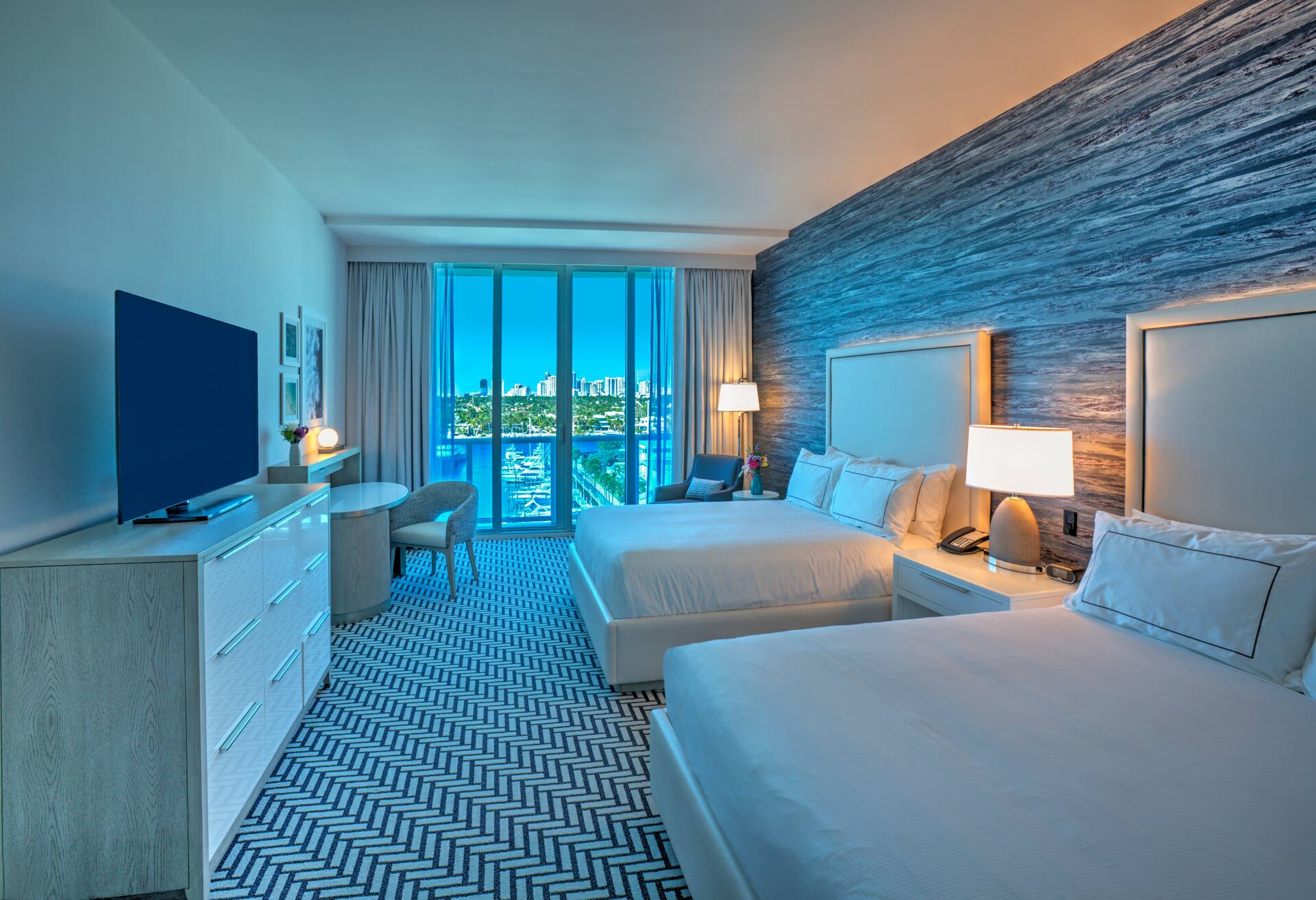 2 Queens Balcony Marina View