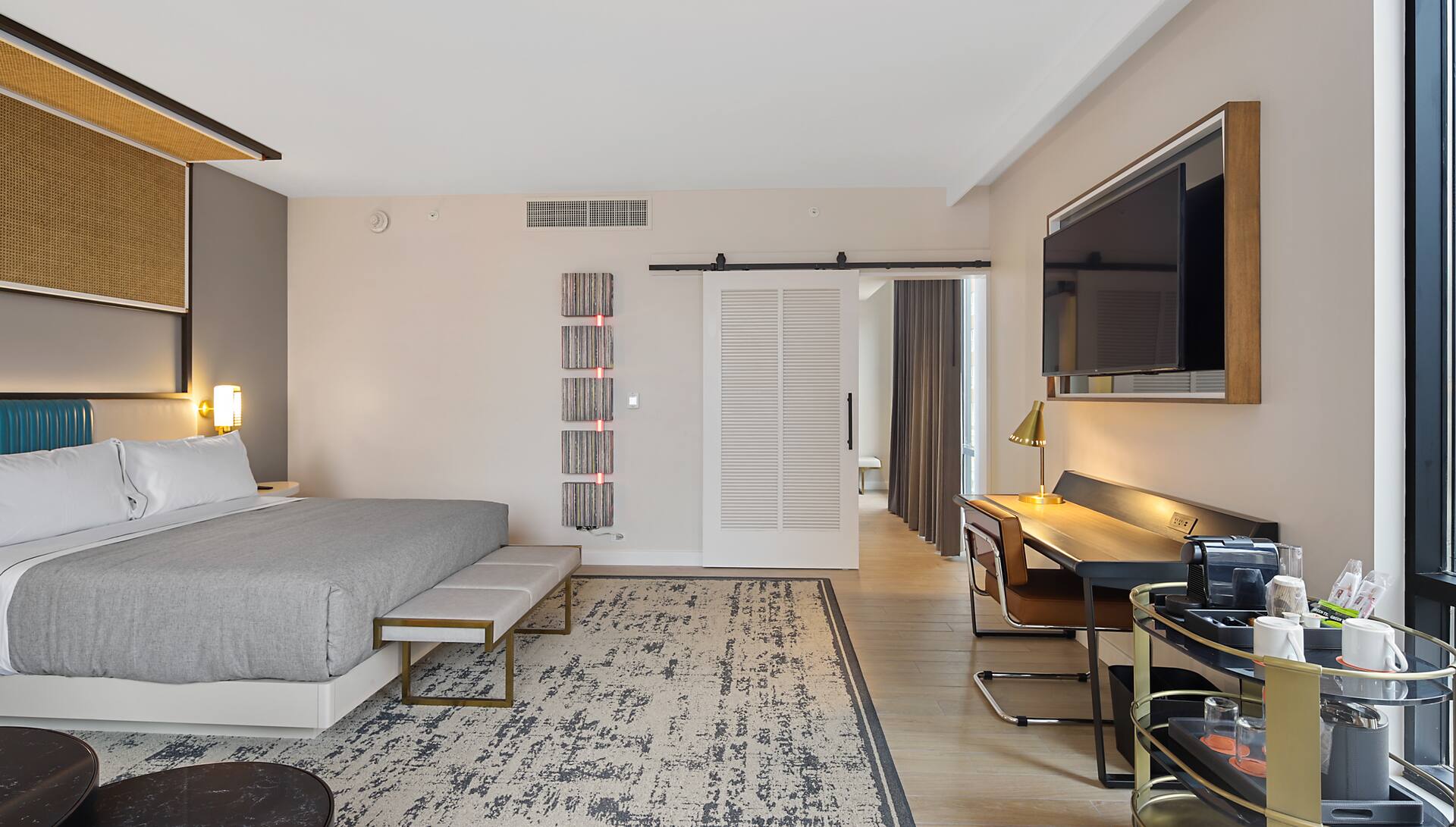 1 King Bed Corner Room with Sofabed