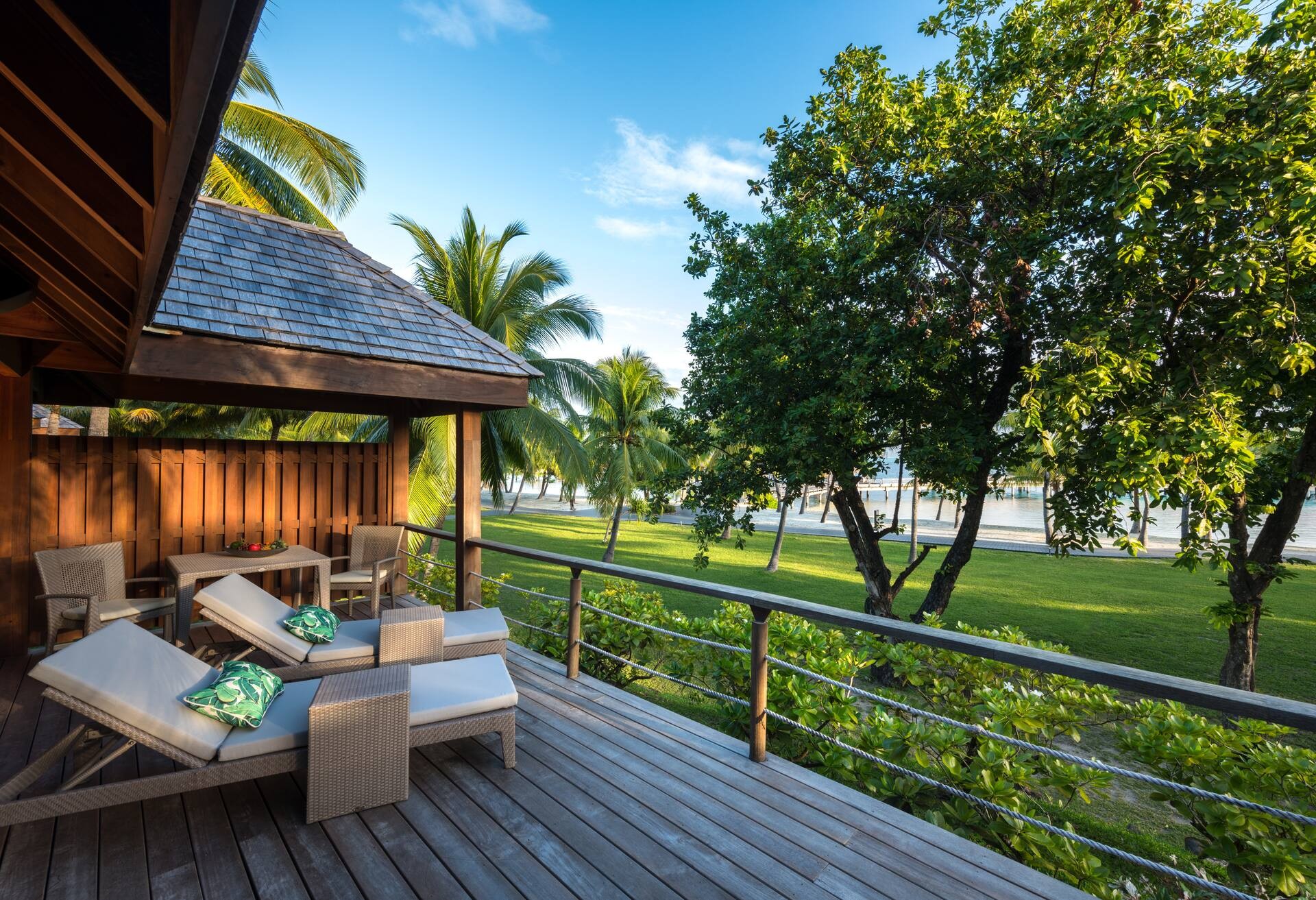 King Tropical Beach View Villa photo 2