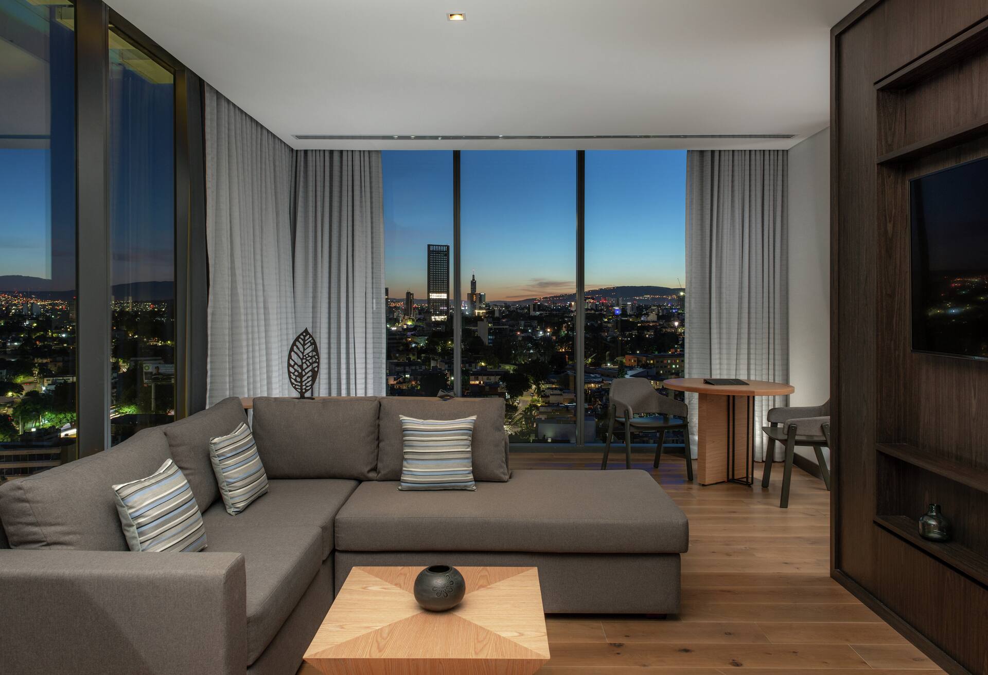 1 King Bed 1 Bedroom Suite