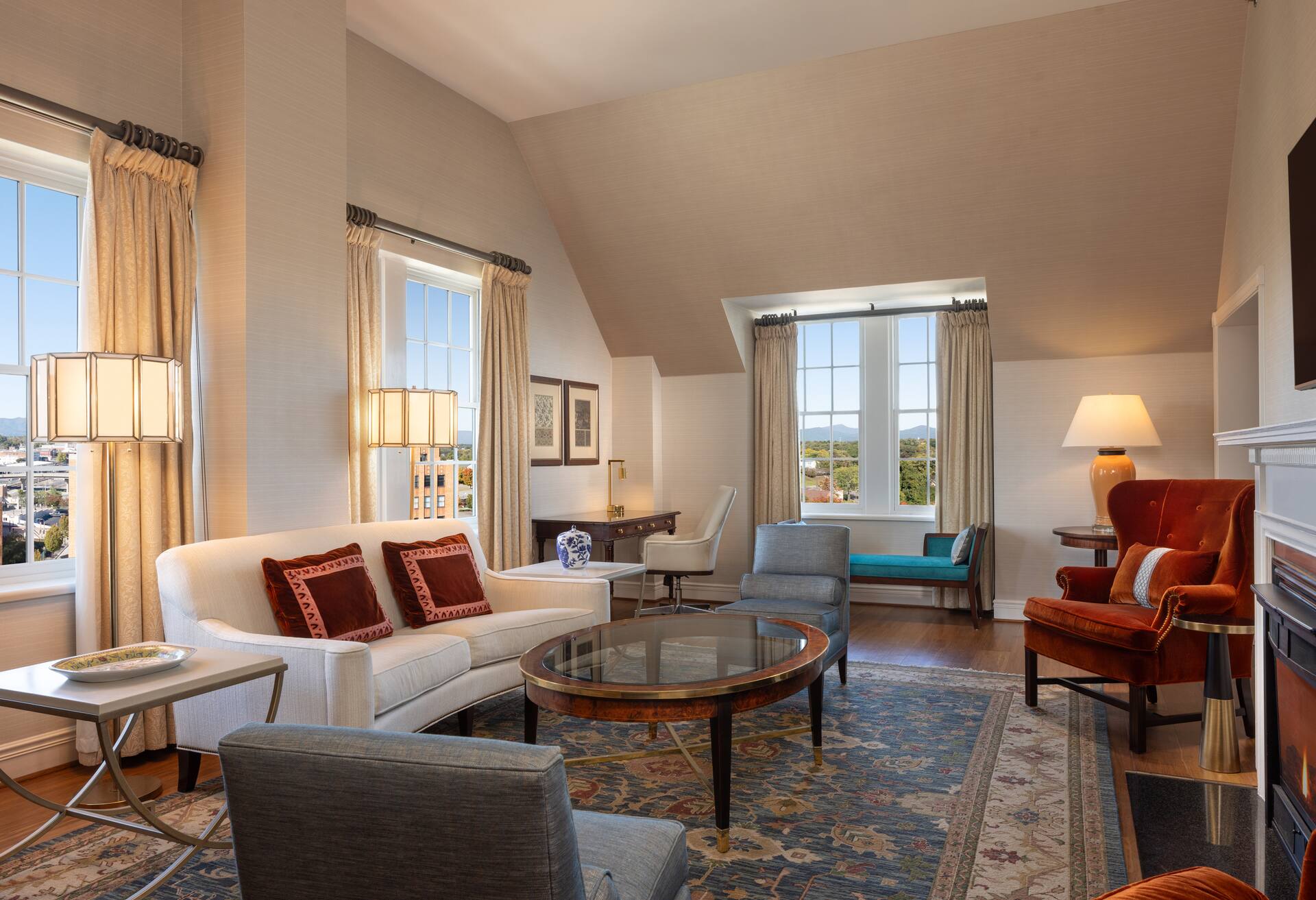 Penthouse - Governor Suite - 2 Bdrm/2bath