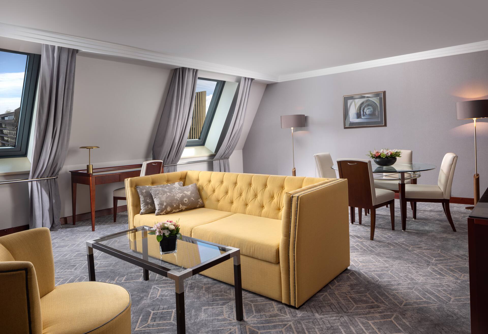King Governor Suite