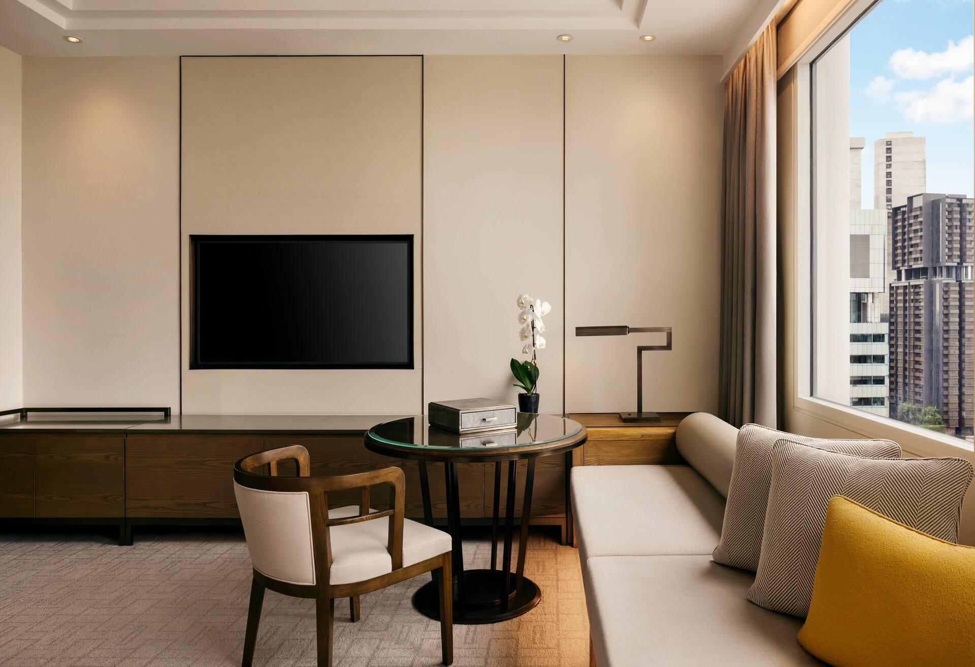 King Premium Room thumbnail 5