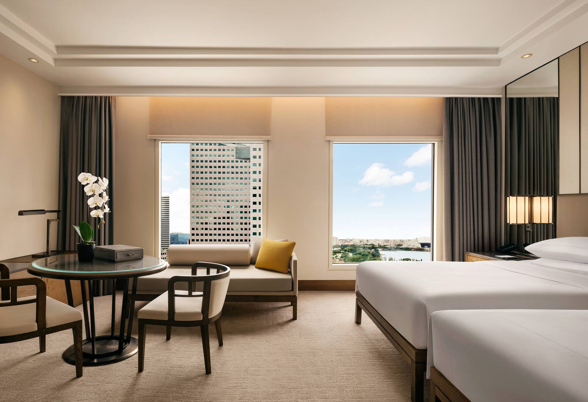 Twin Premium Room thumbnail 5