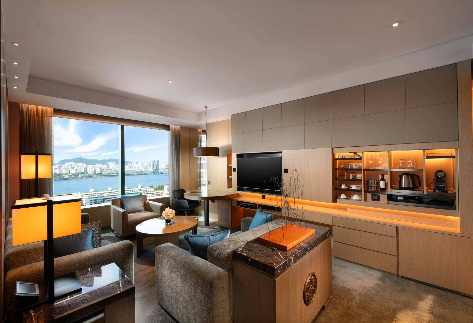 King Executive Corner Suite River View photo 2