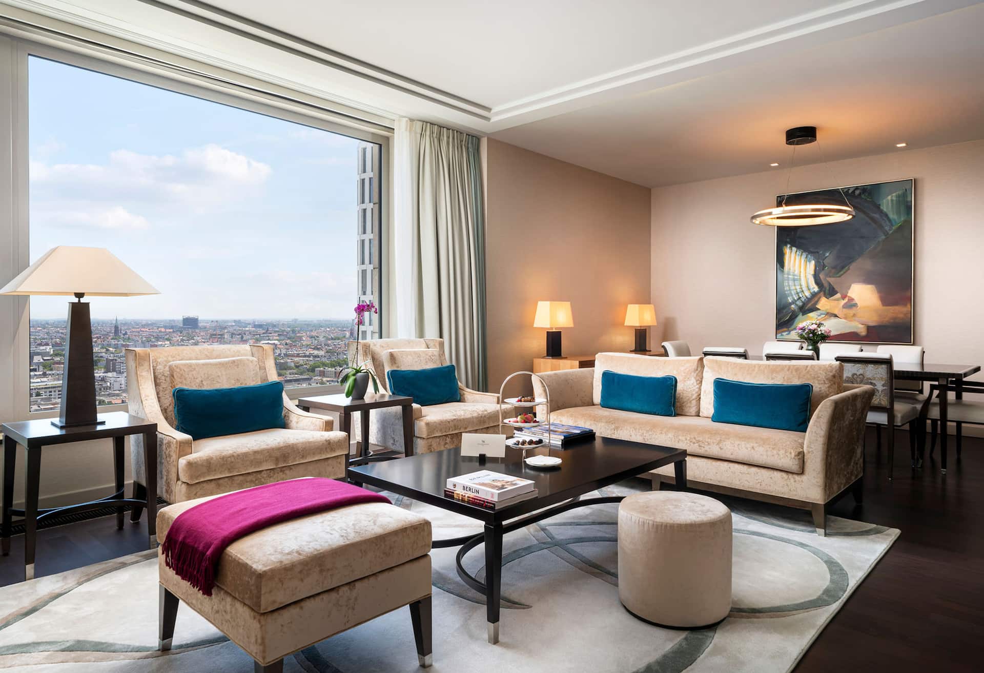 King Grand Tower Suite thumbnail 6