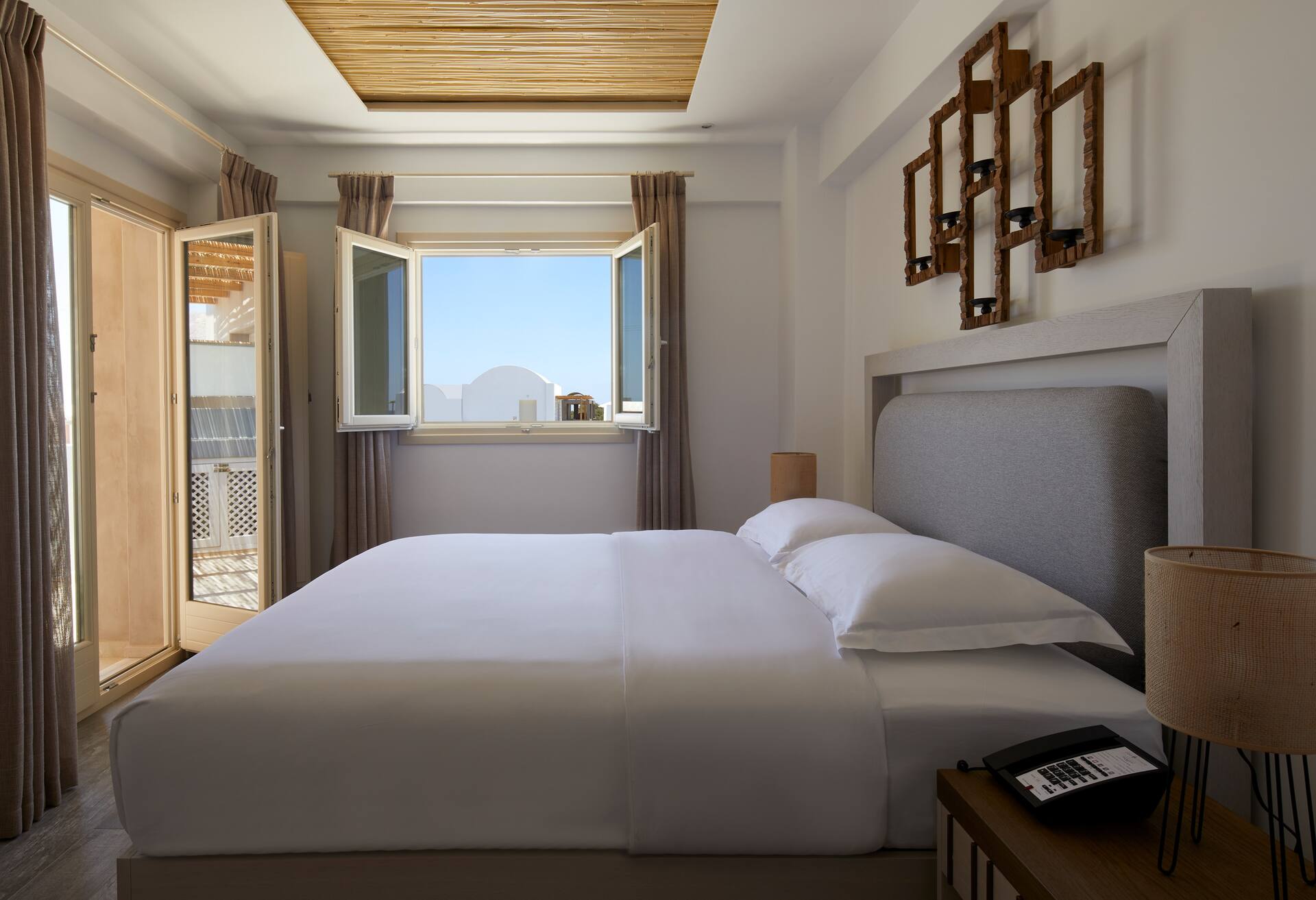 King Guest Room with Hot Tub thumbnail 5