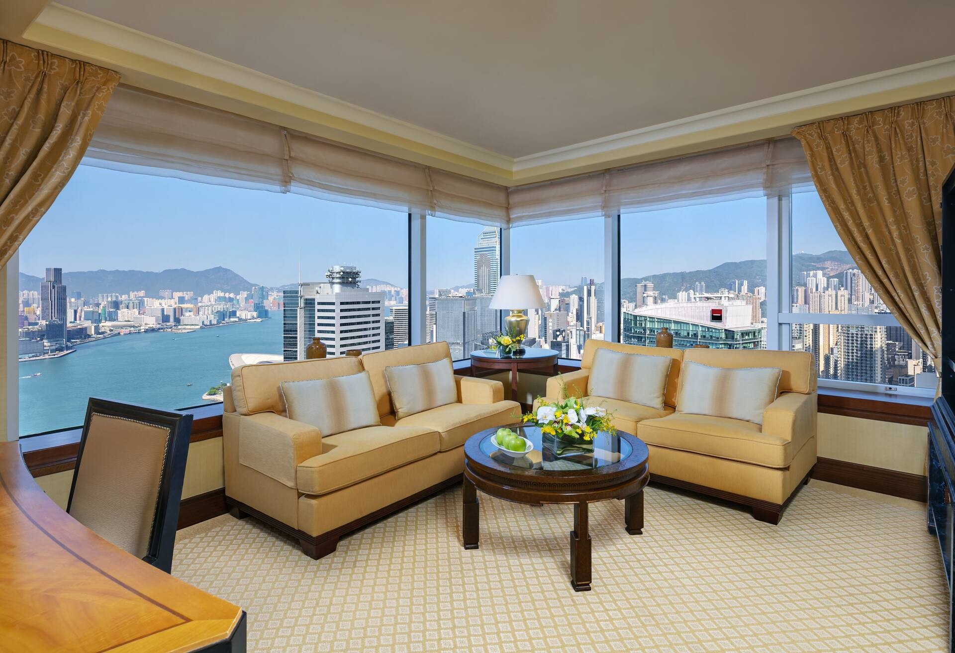 King Executive Harbour Suite