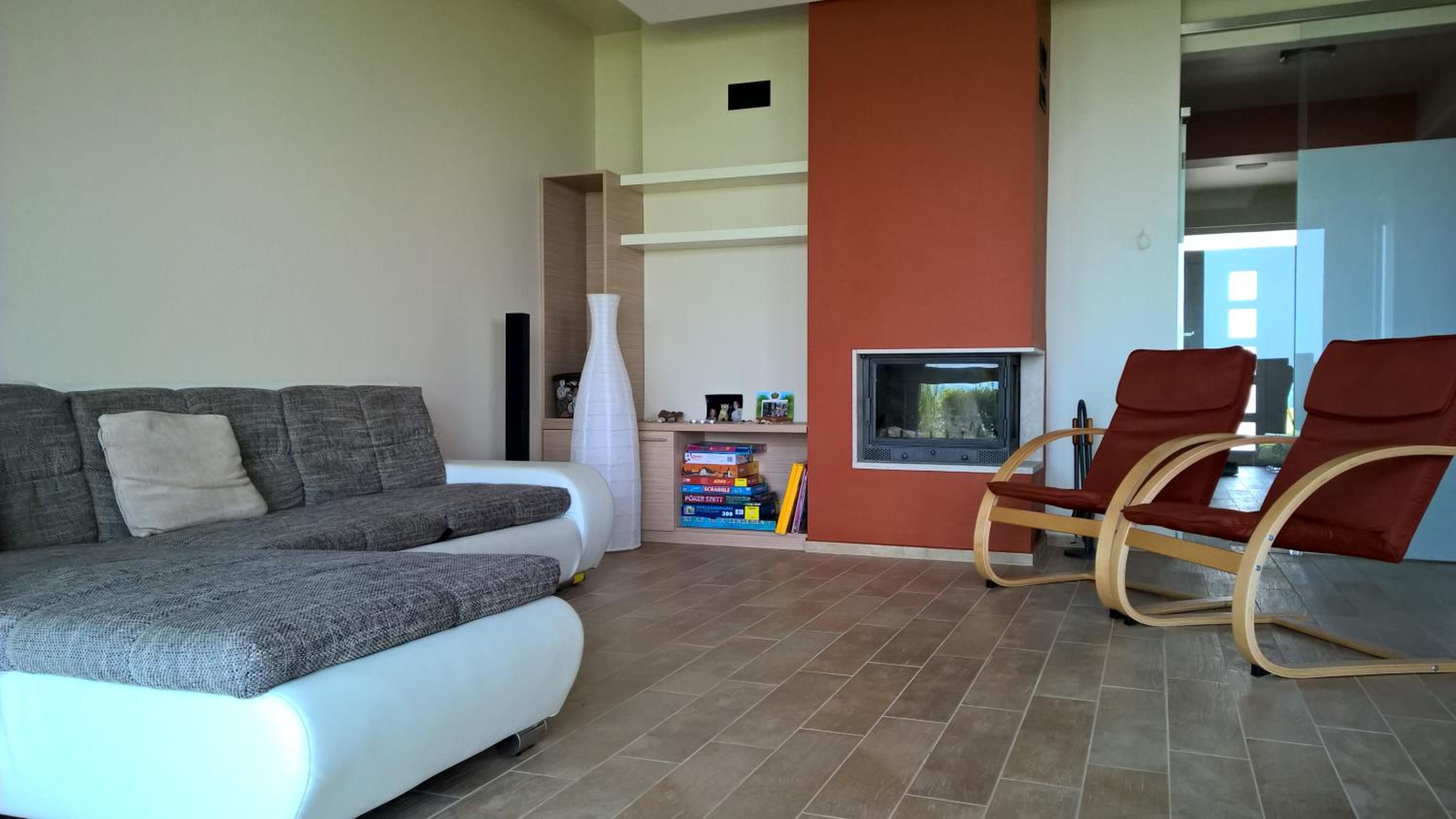 Three-Bedroom House photo 3