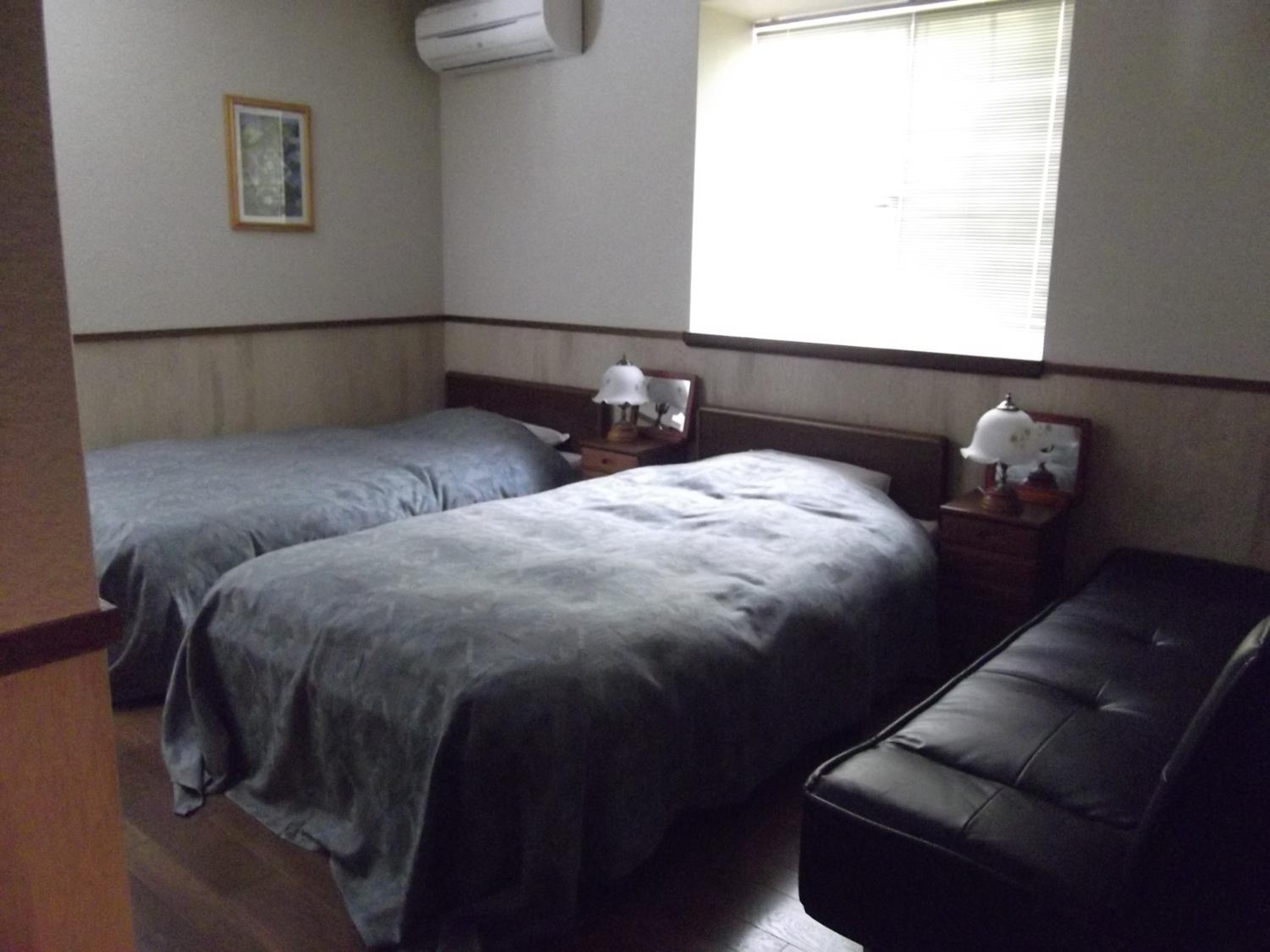 Triple Room with Bathroom - Photo 5