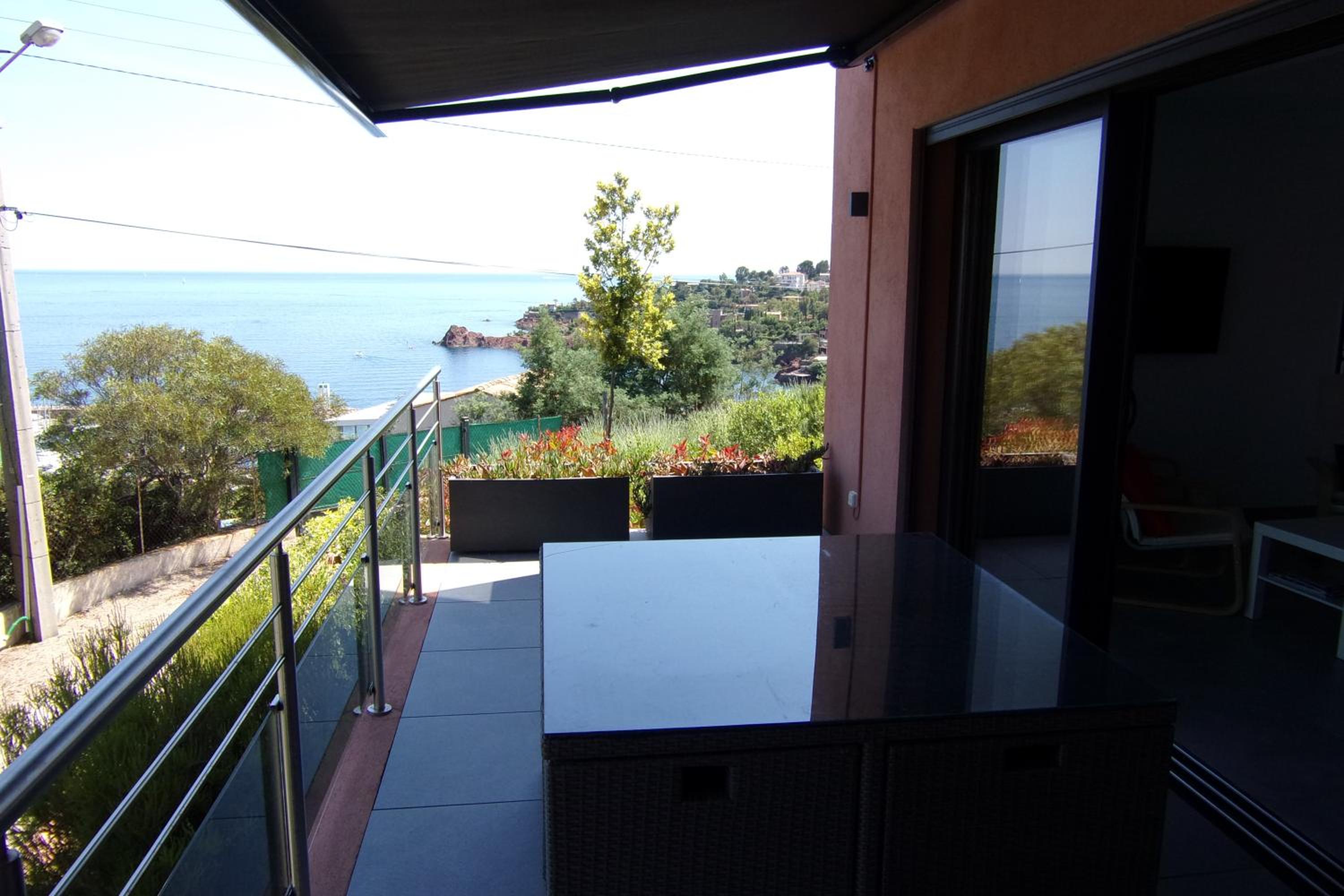 Apartment with Sea View photo 3