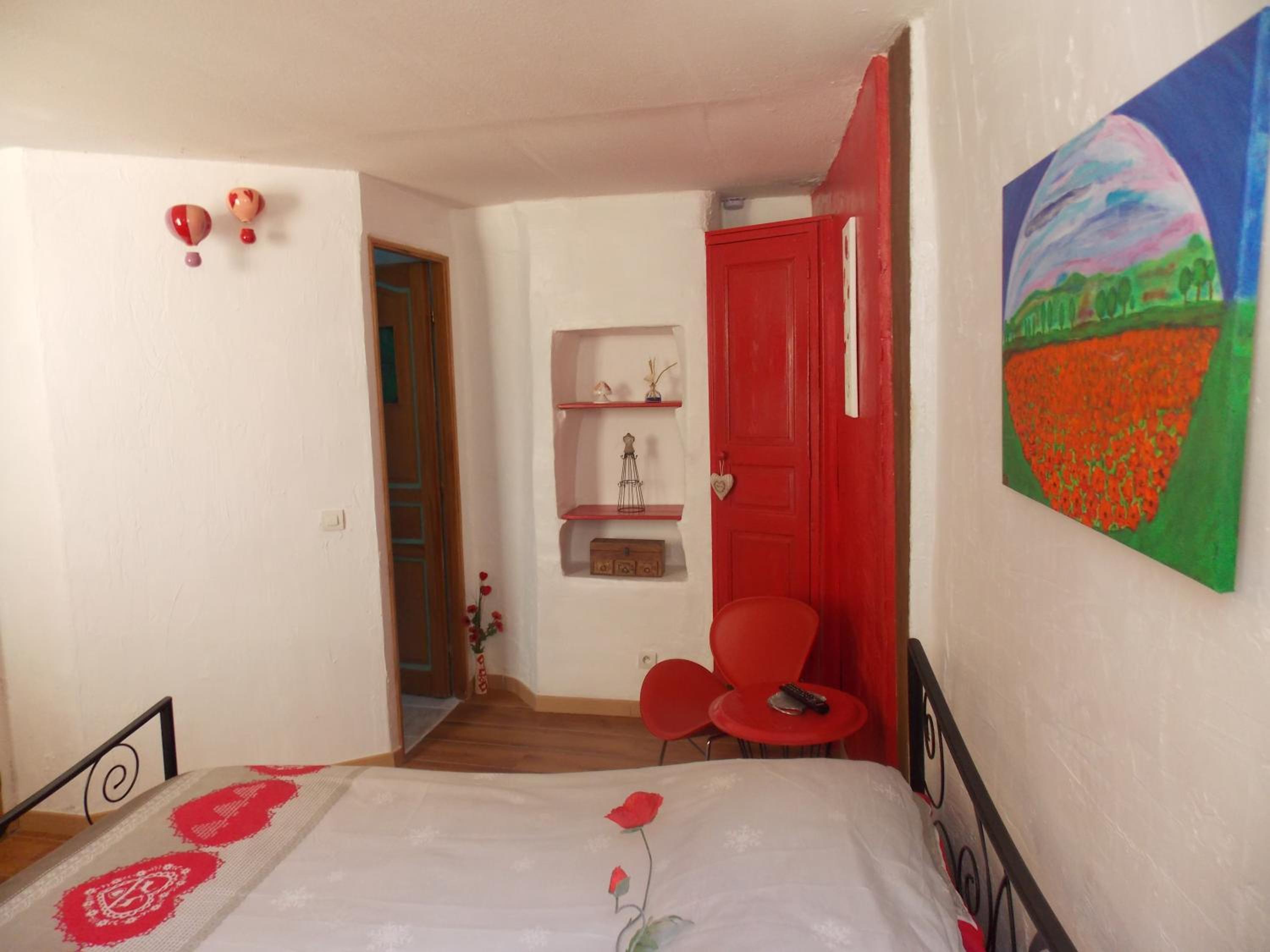 Double Room with Street View - Photo 6