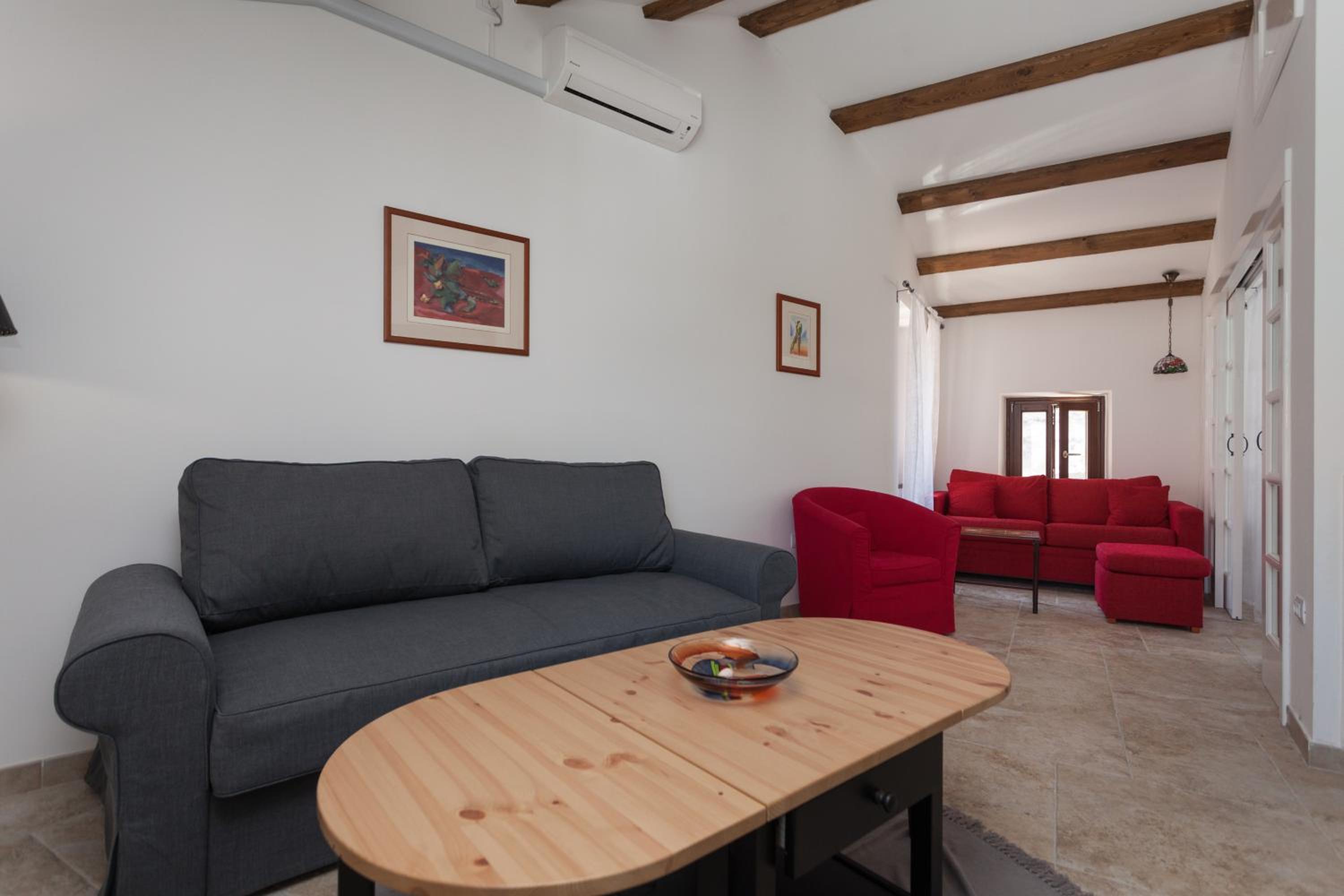 Apartment with Sea View - Photo 6