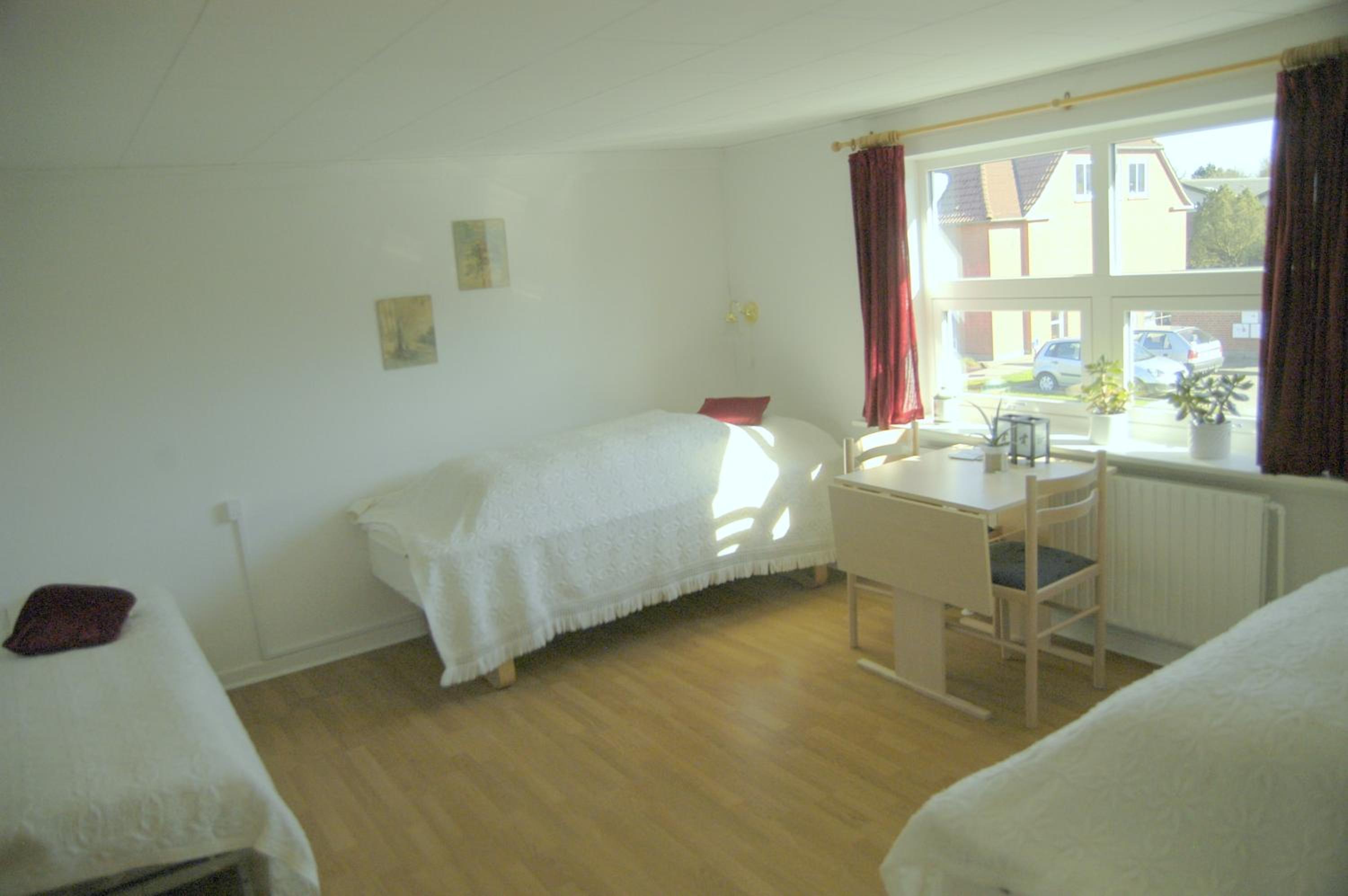 Triple Room with Shared Bathroom photo 2