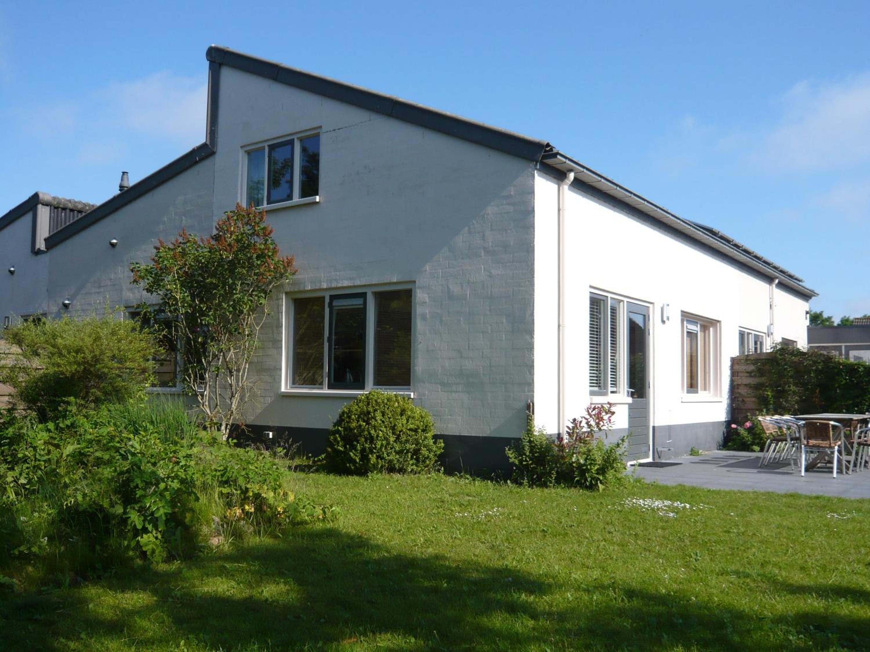 Four-Bedroom House photo 3