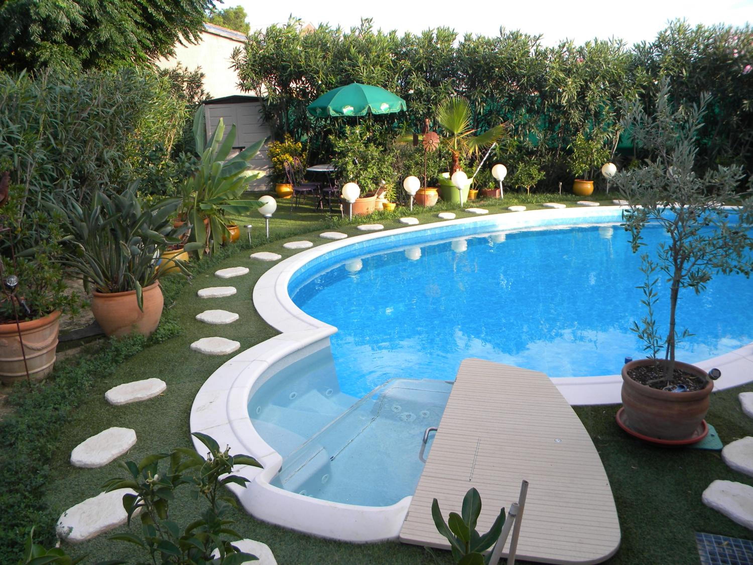 Double Room with Private External Bathroom - Photo 4