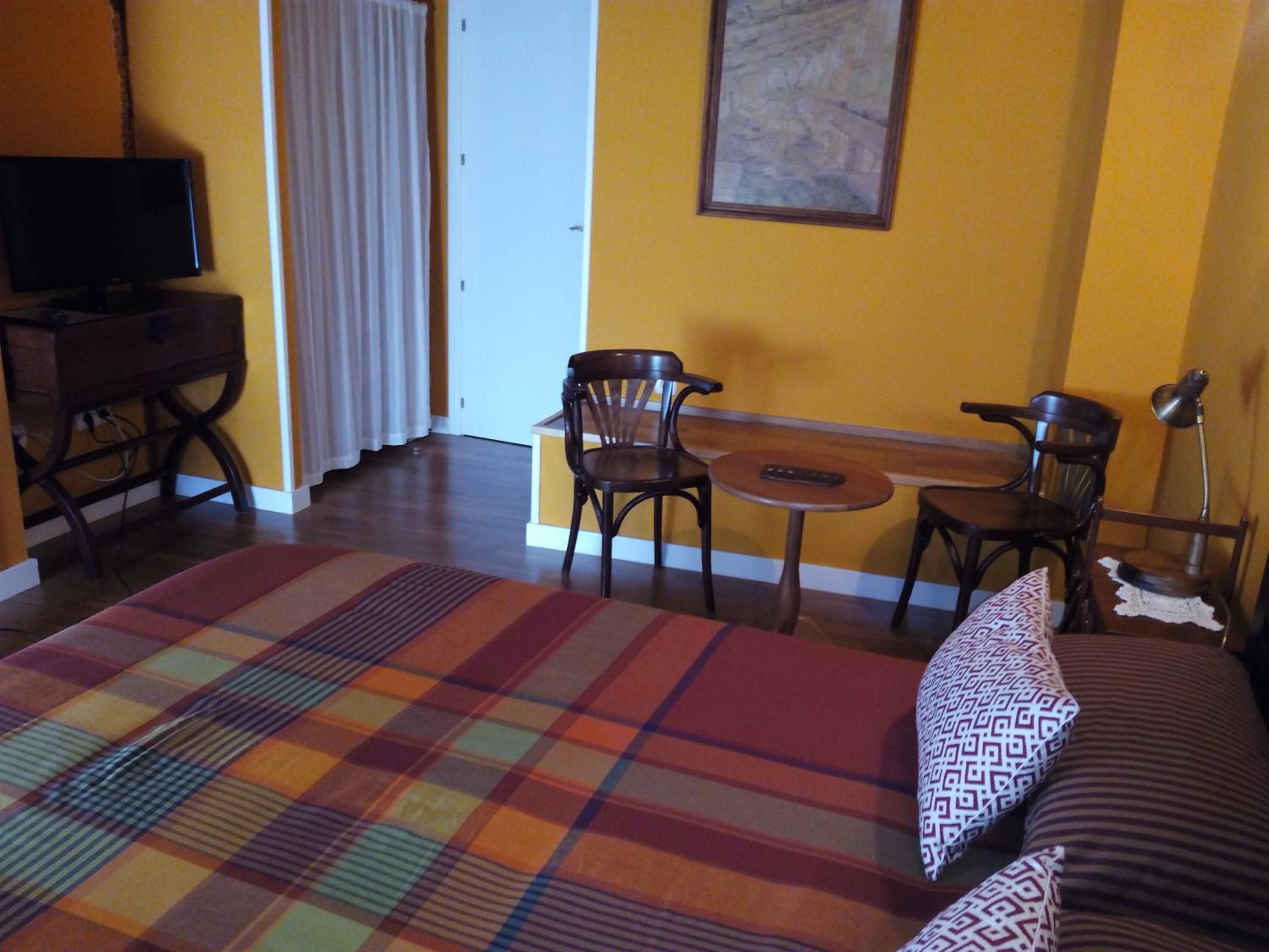 Queen Room with Spa Bath
