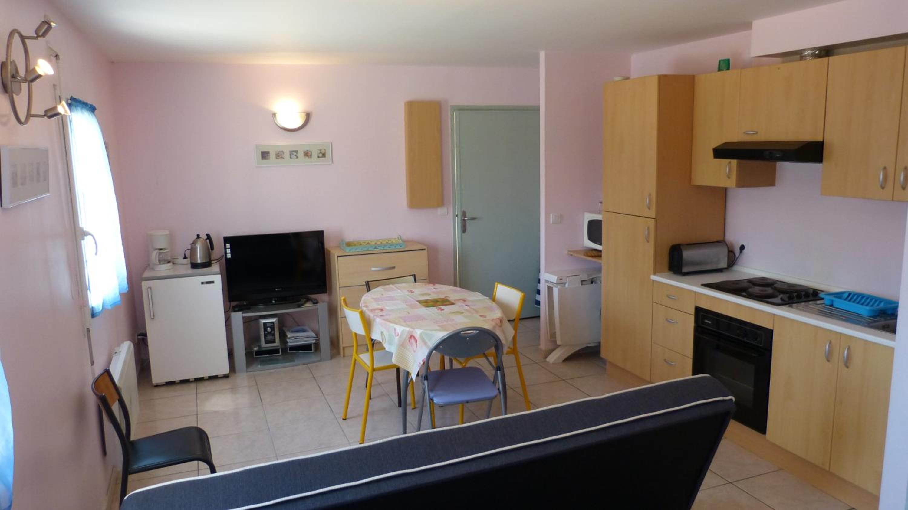 Studio Apartment photo 1