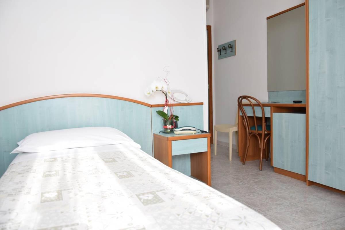 Single Room photo 1