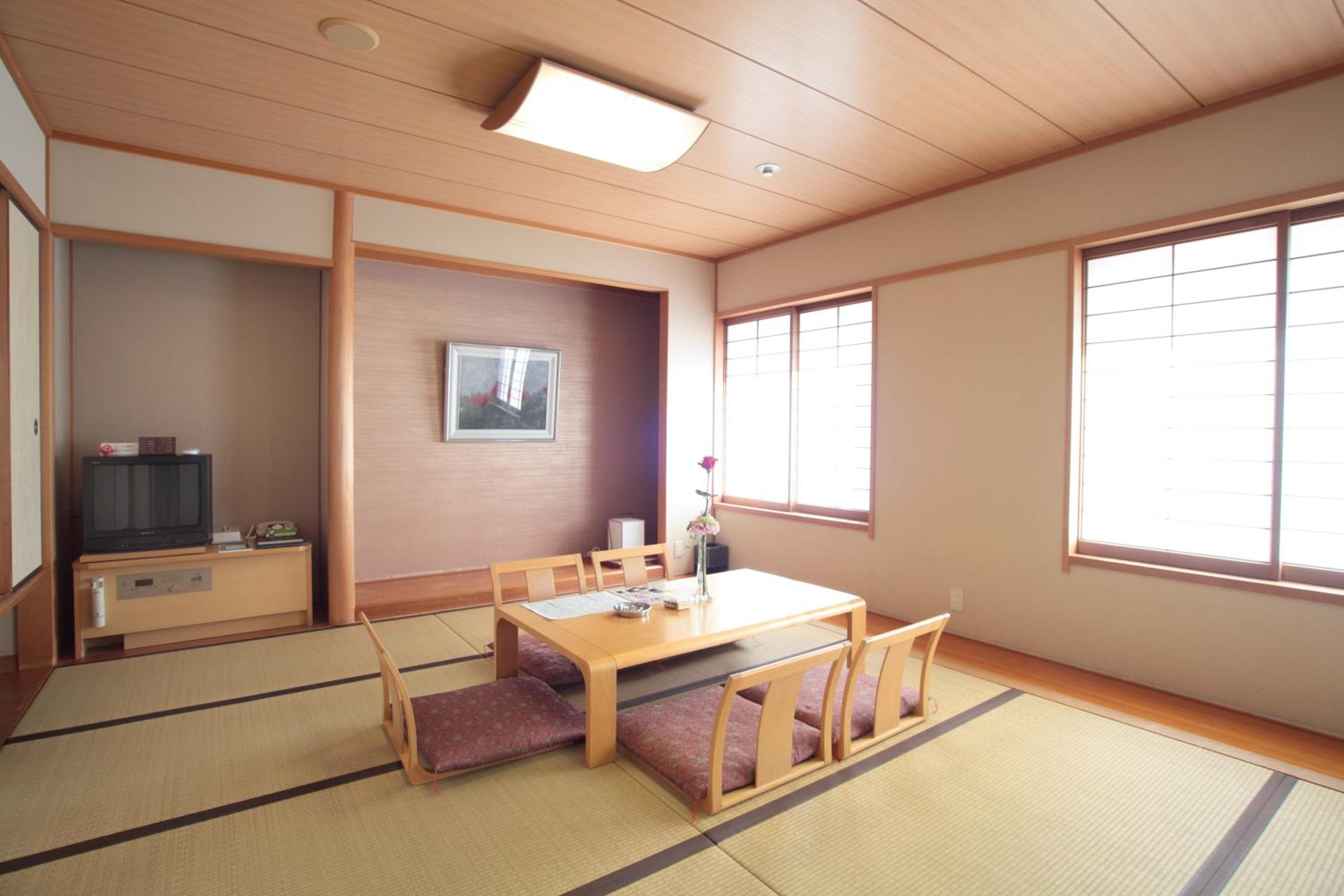 Superior Japanese-Style Room