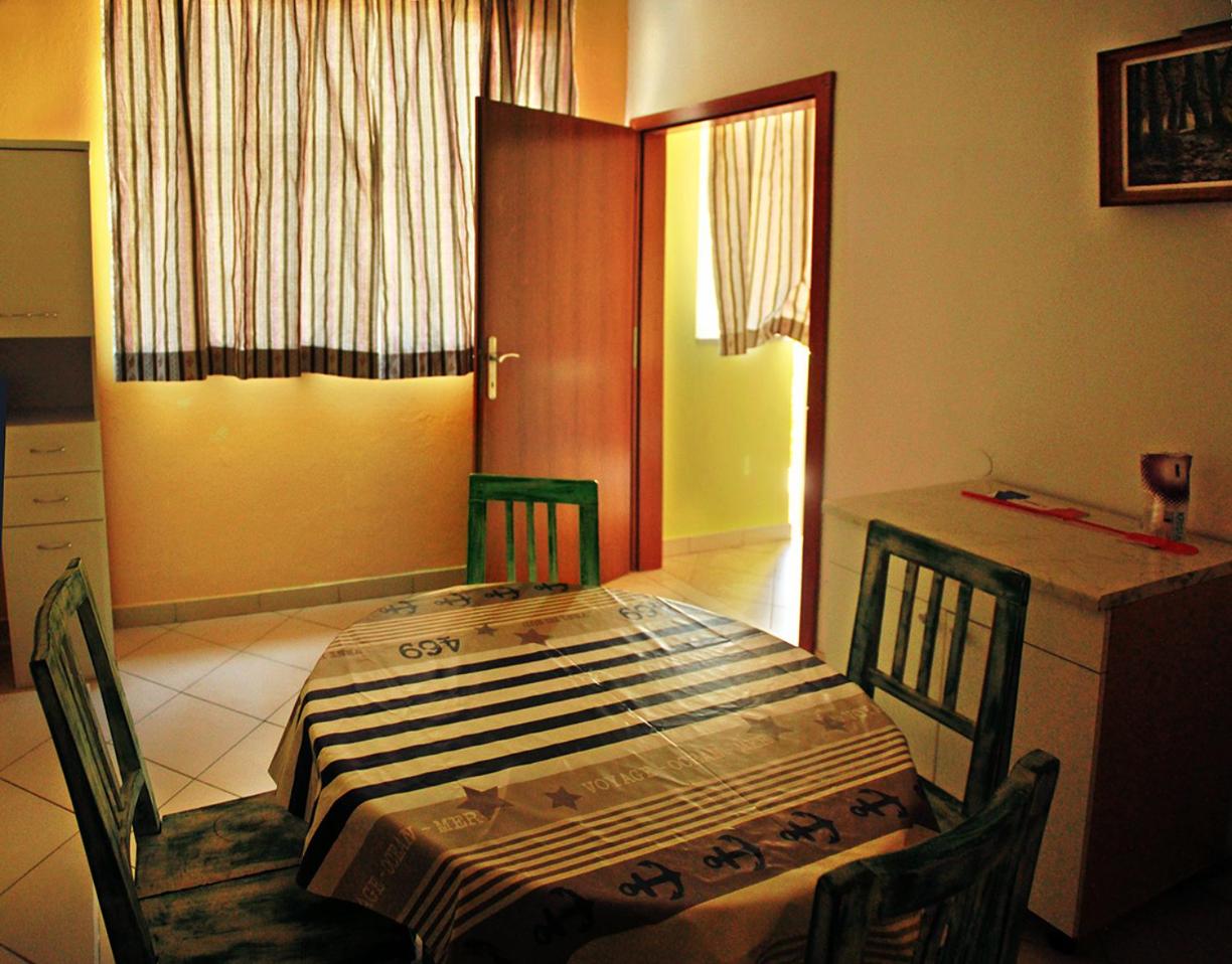 One-Bedroom Apartment photo 3