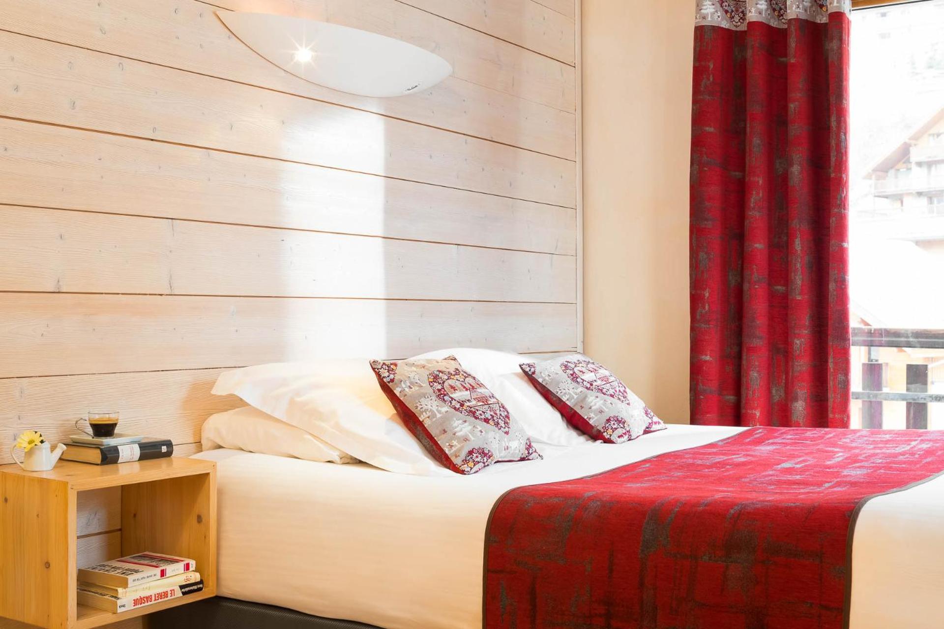 Superior Double Room with Balcony and Bath photo 2