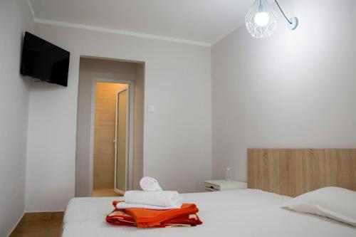 Twin Room with Sea View - Photo 13
