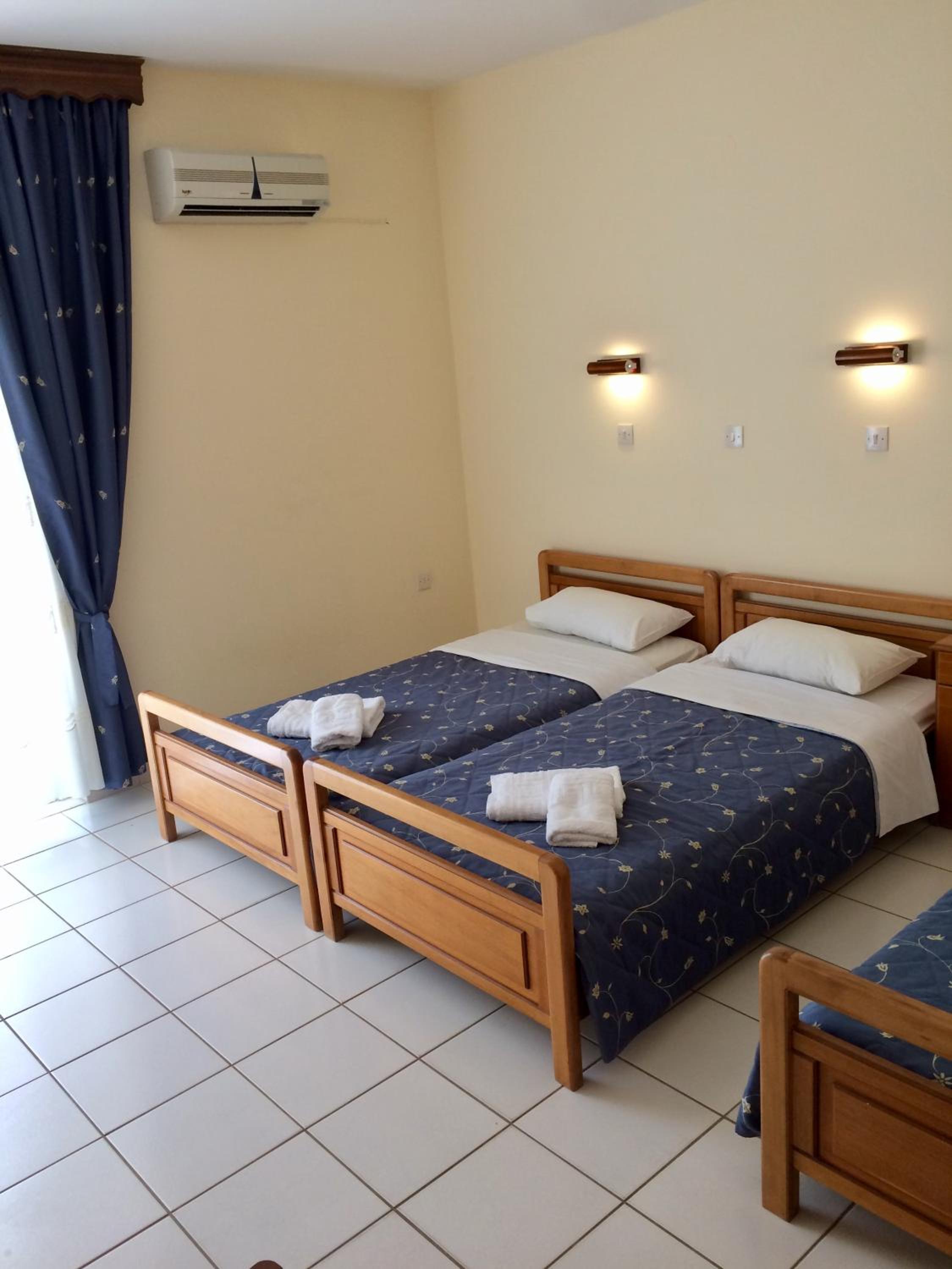 One-Bedroom Apartment (4 Adults + 1 Child) photo 2