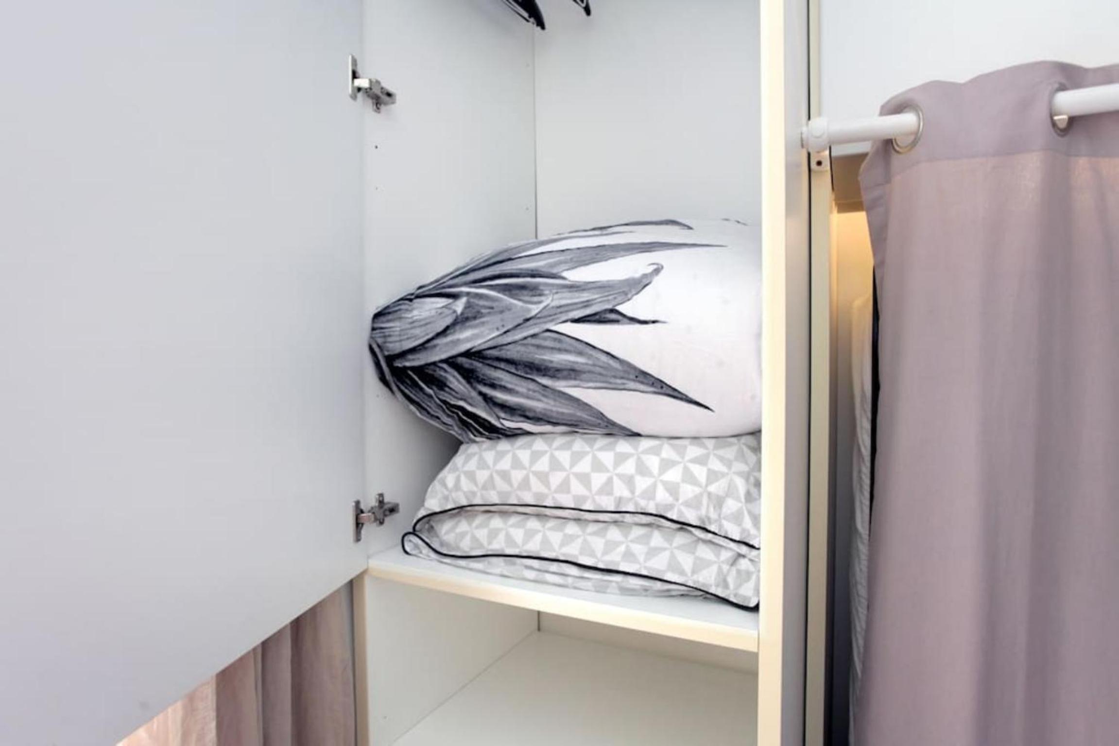 Studio Apartment photo 2