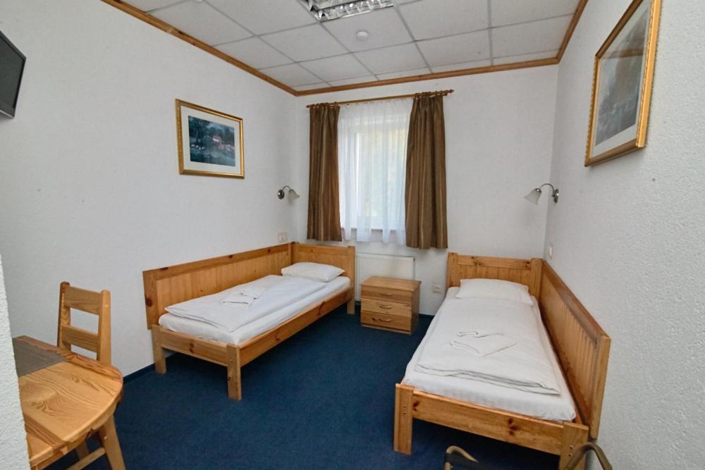 Budget Twin Room photo 1
