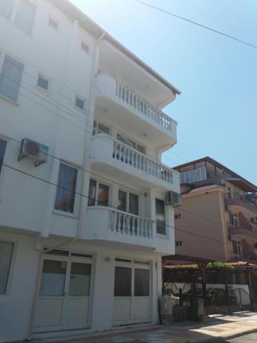 Apartment with Balcony photo 1