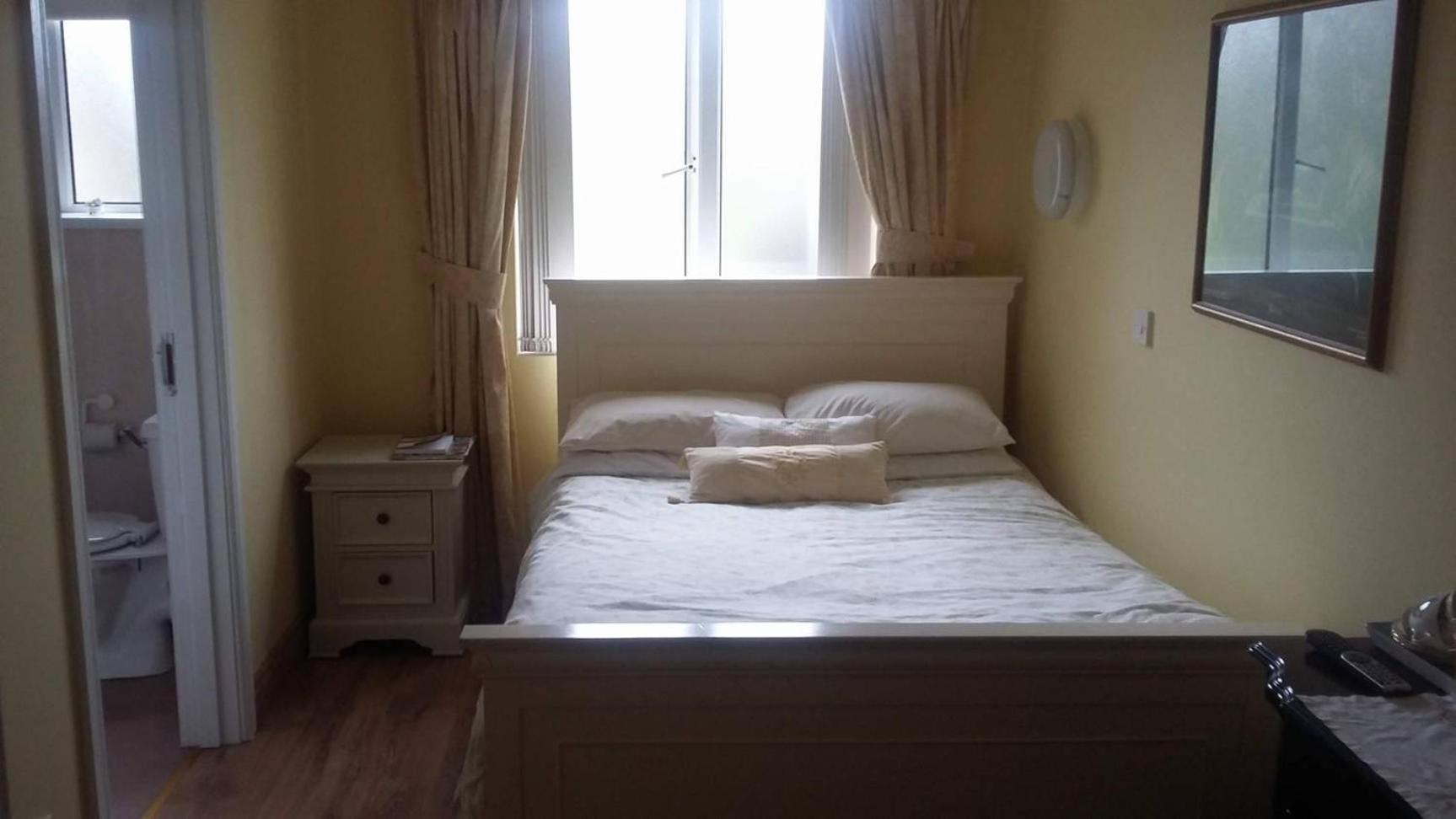 Budget Single Room