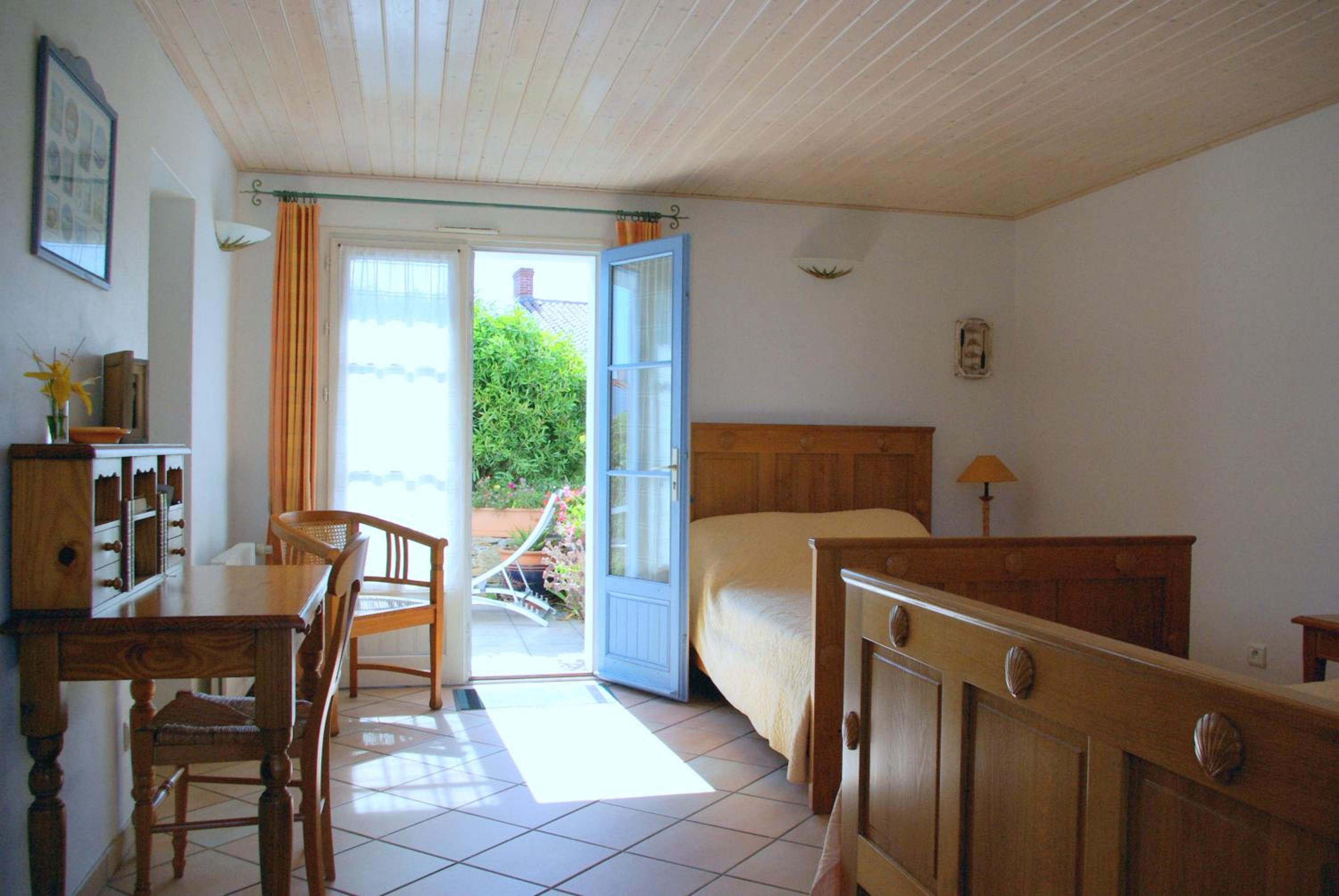 Triple Room with Garden View