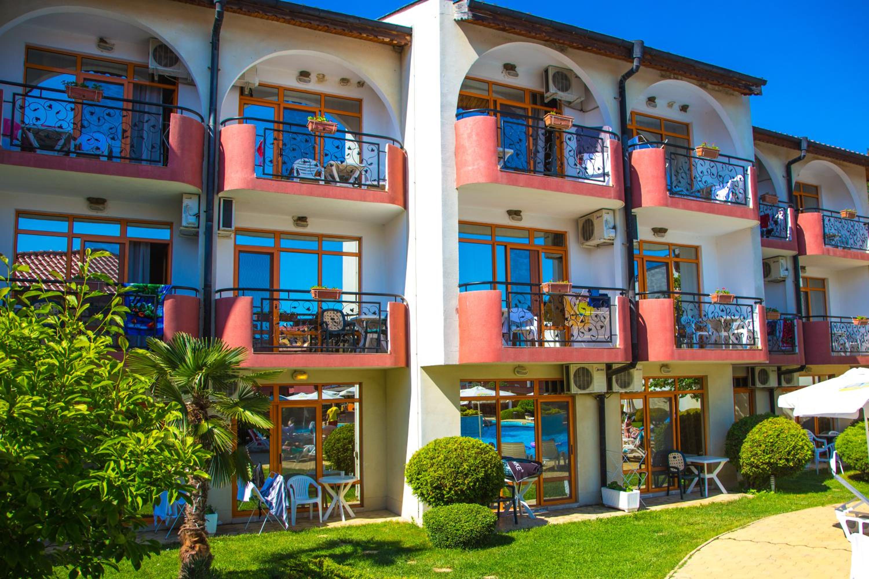 Double or Twin Room with Balcony thumbnail 5